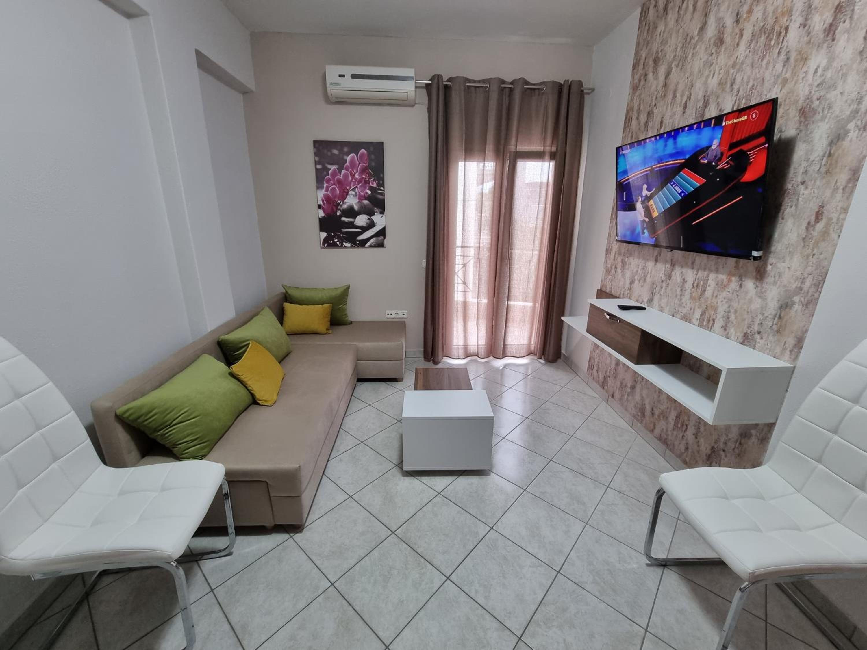 Superior Suite - Photo 10