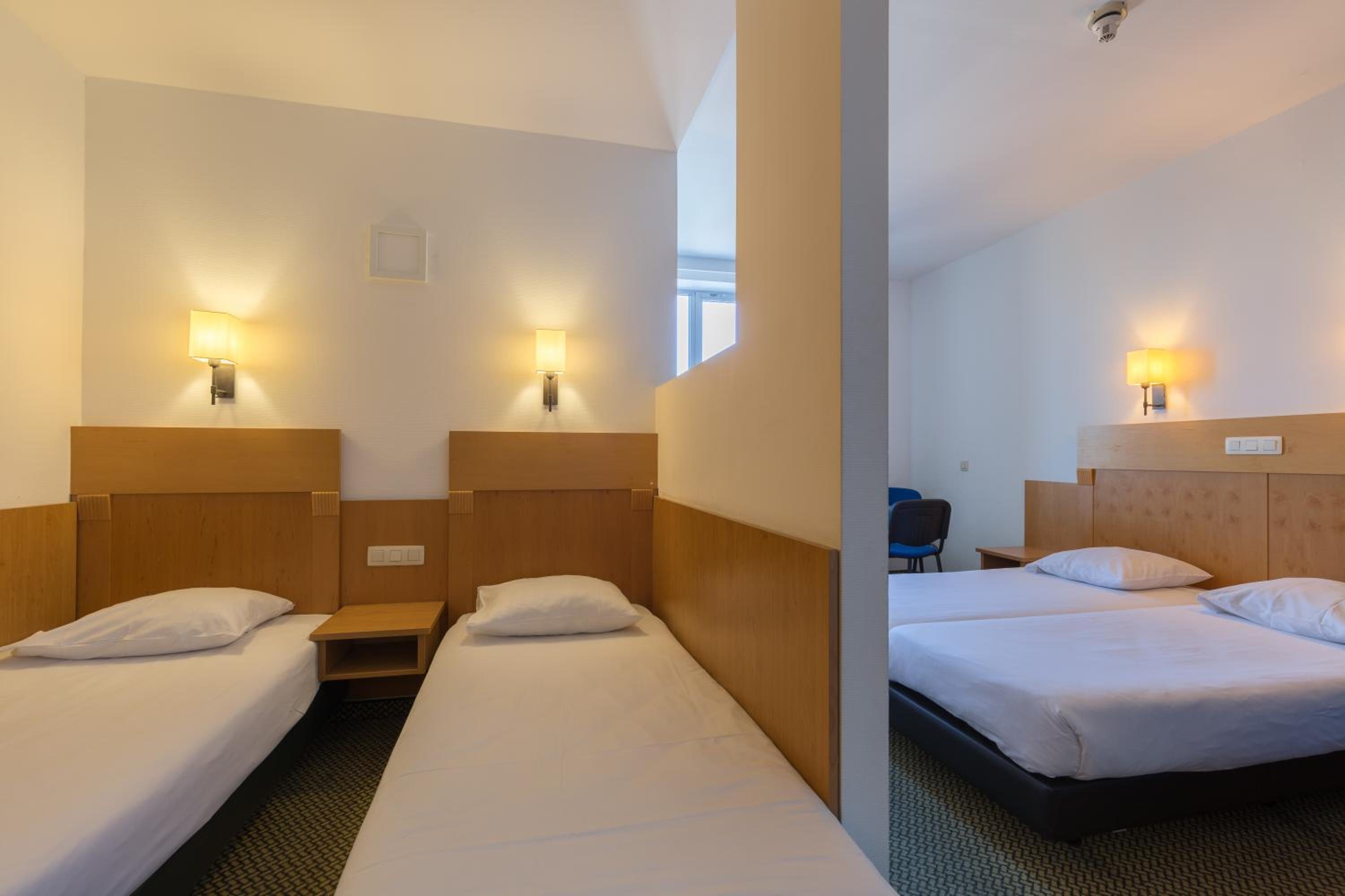 Quadruple Room - Photo 4