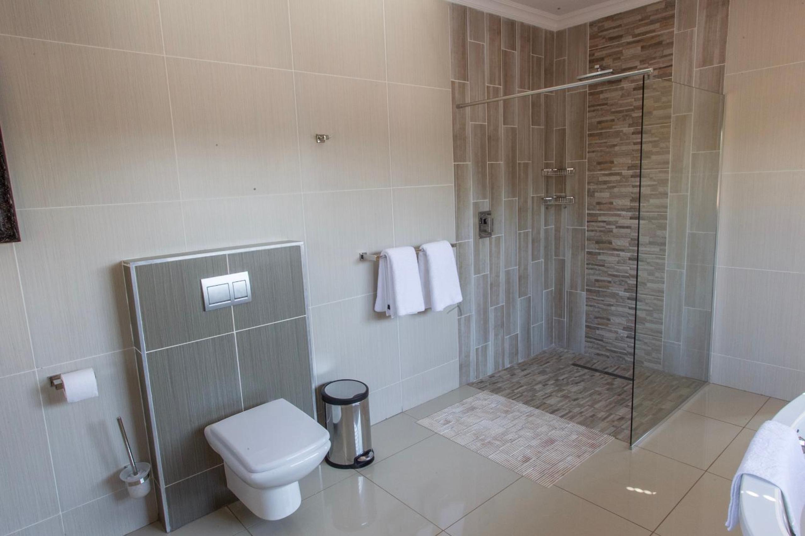 Luxury Suite - Photo 5