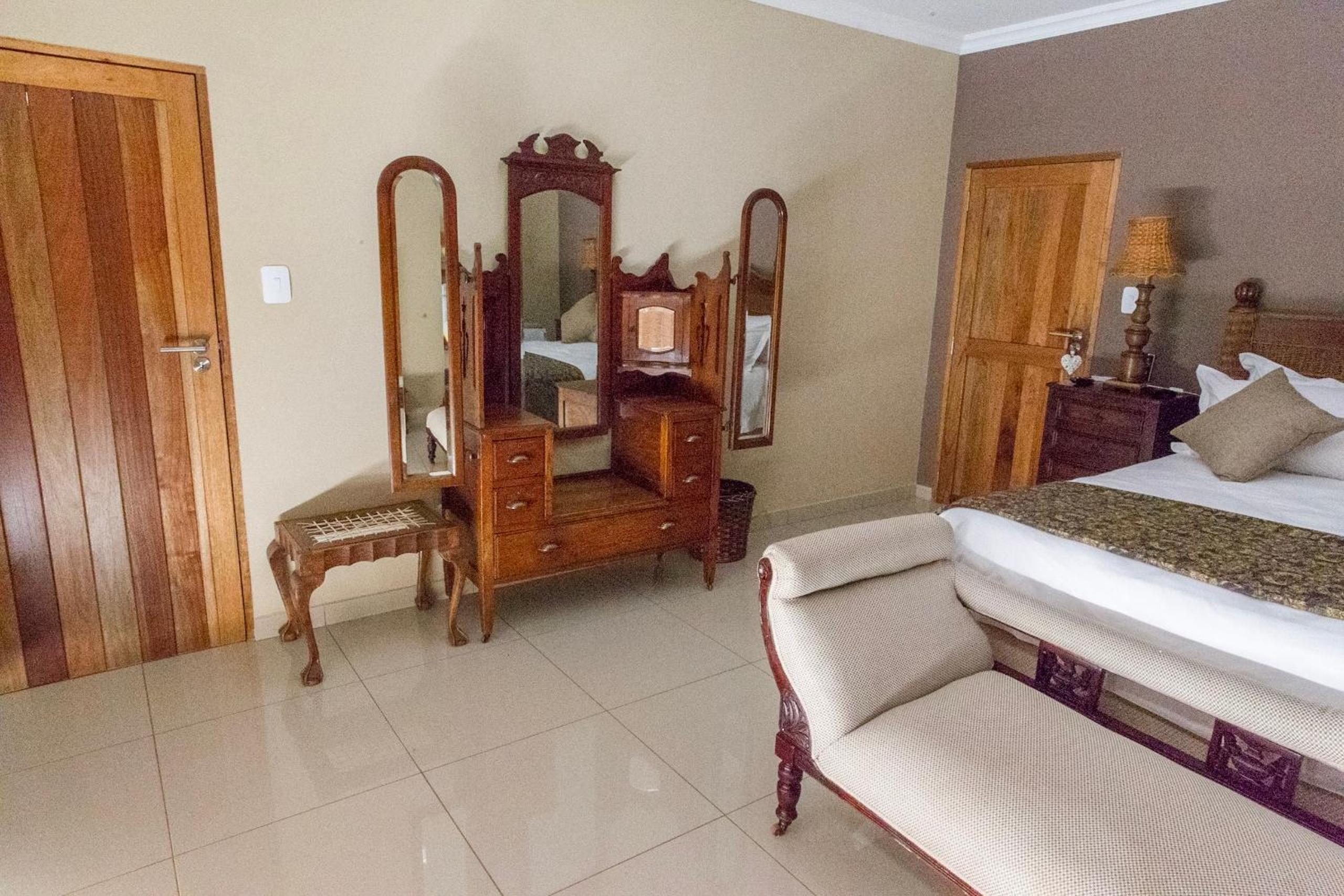 Luxury Suite - Photo 1