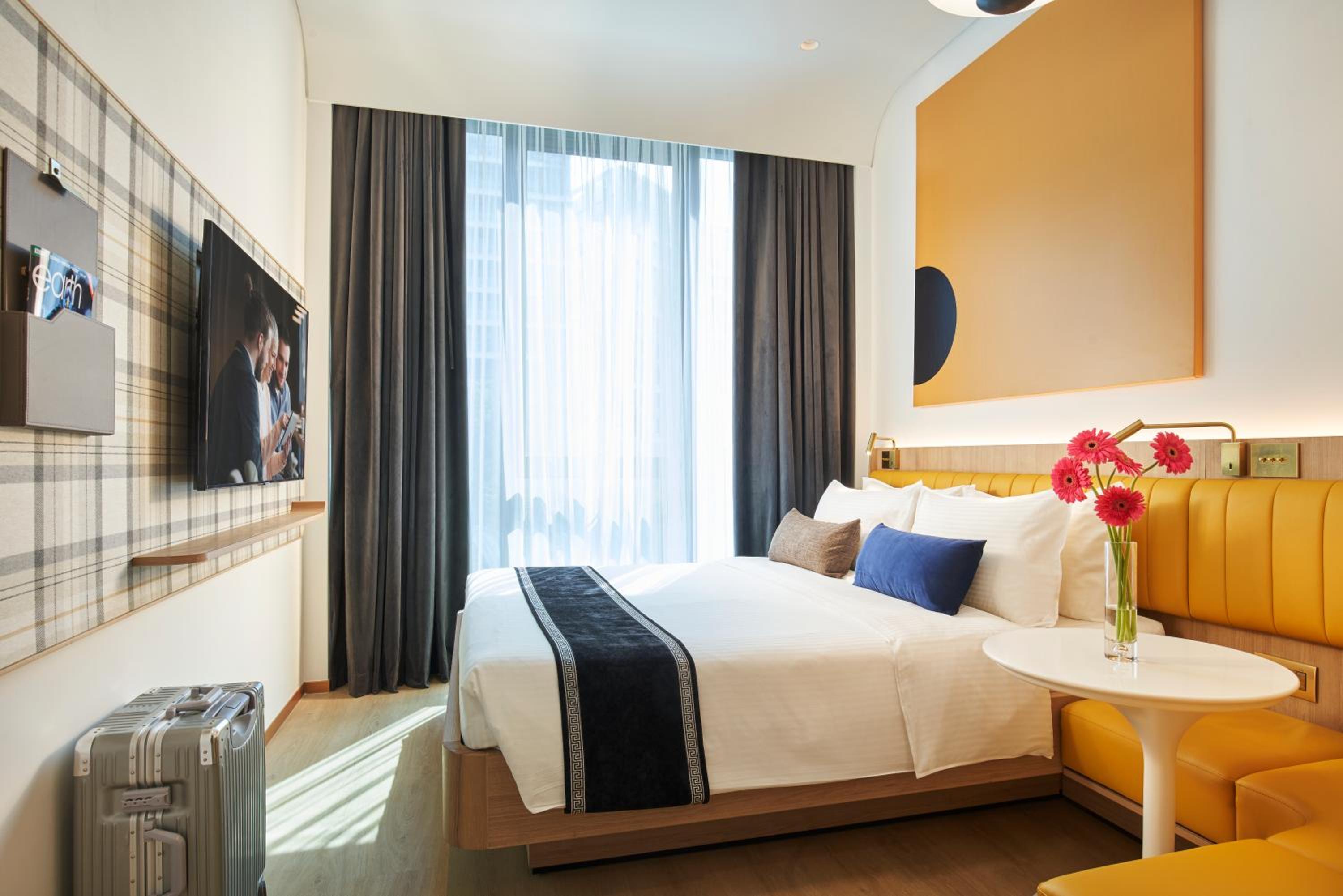 Deluxe Queen Room