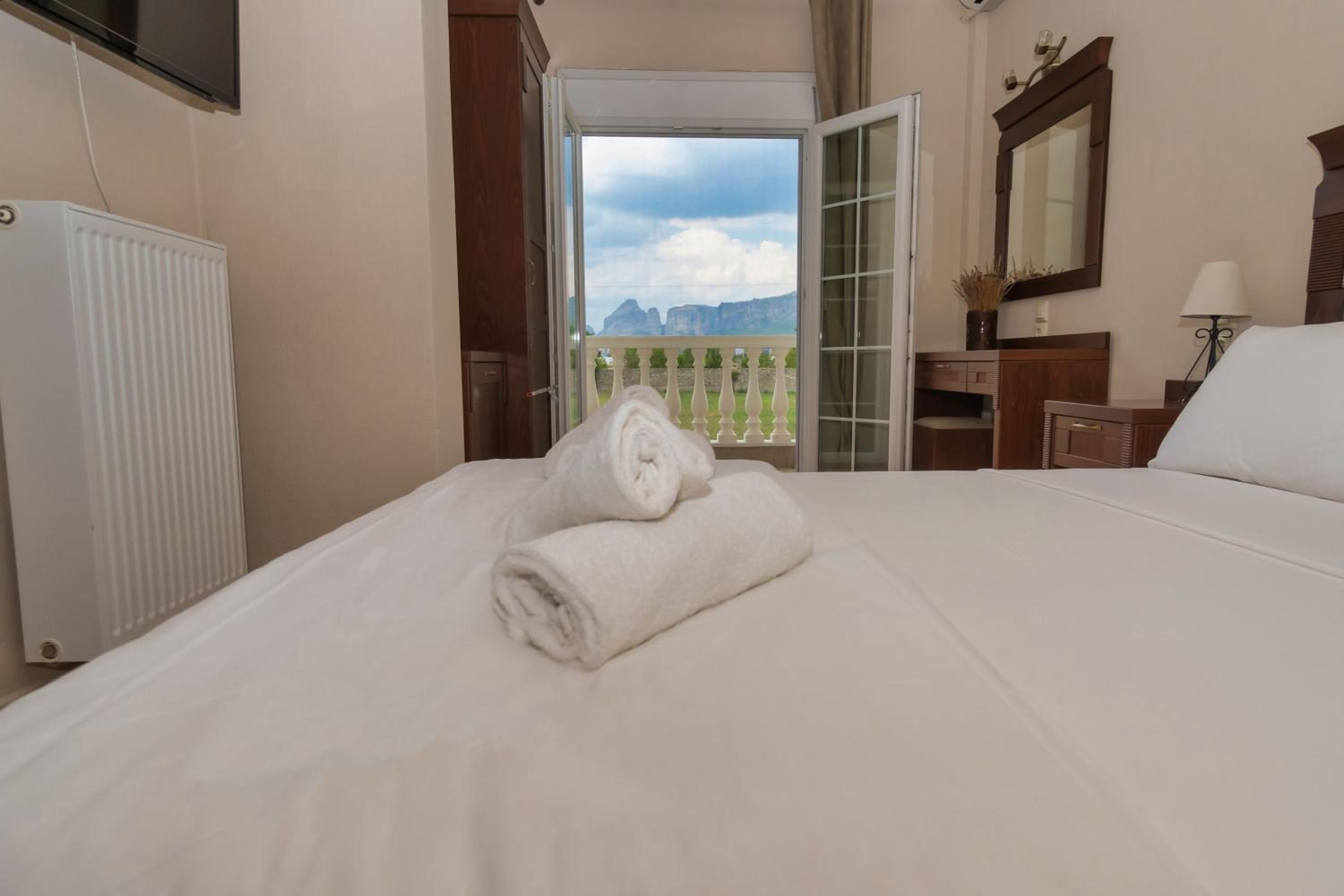 Double Room with Mountain View