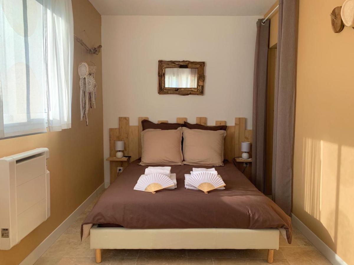 Double Room with Pool View - Photo 5