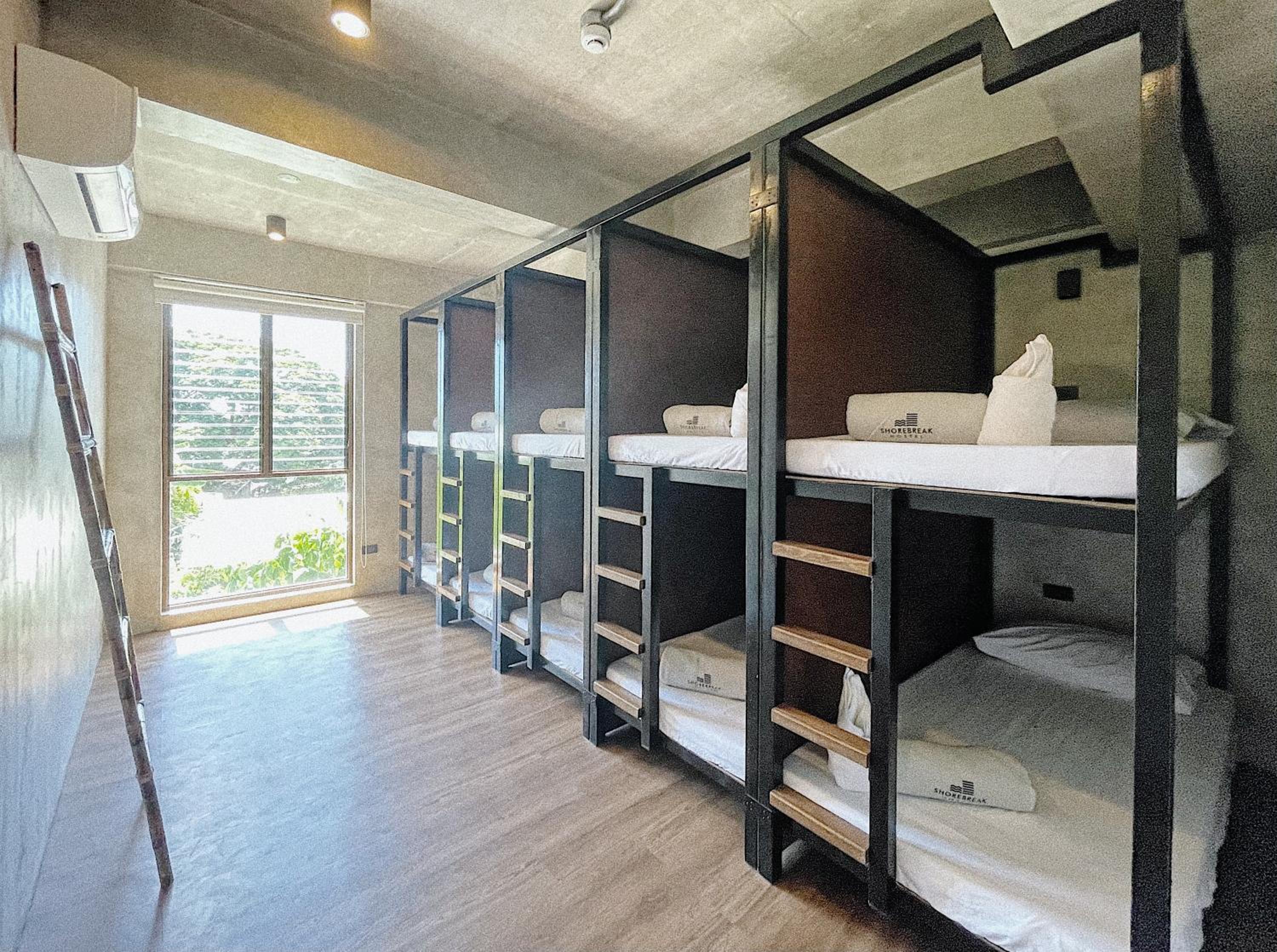 10-Bed Mixed Dormitory Room photo 1