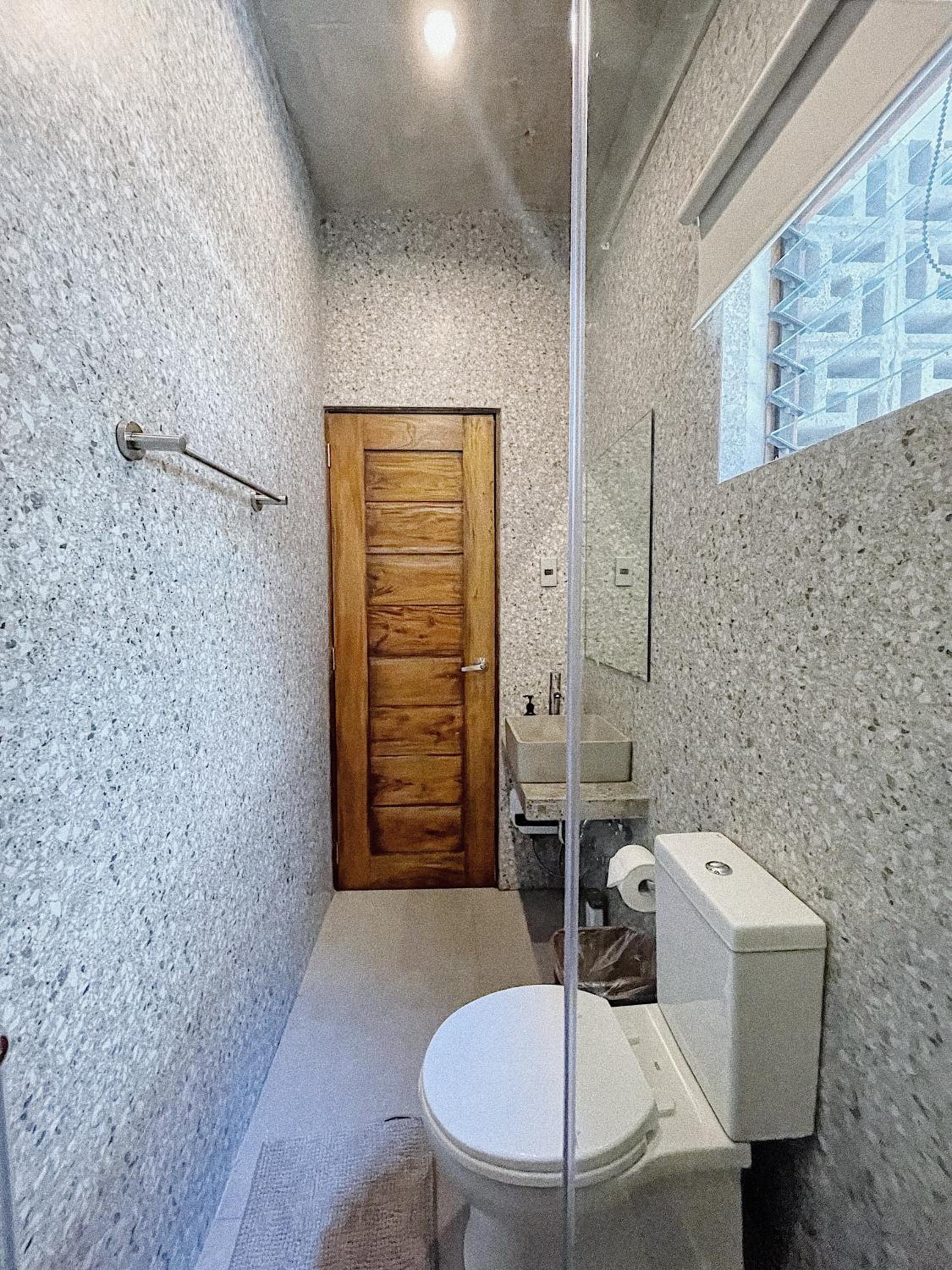 Family Room with Bathroom photo 3