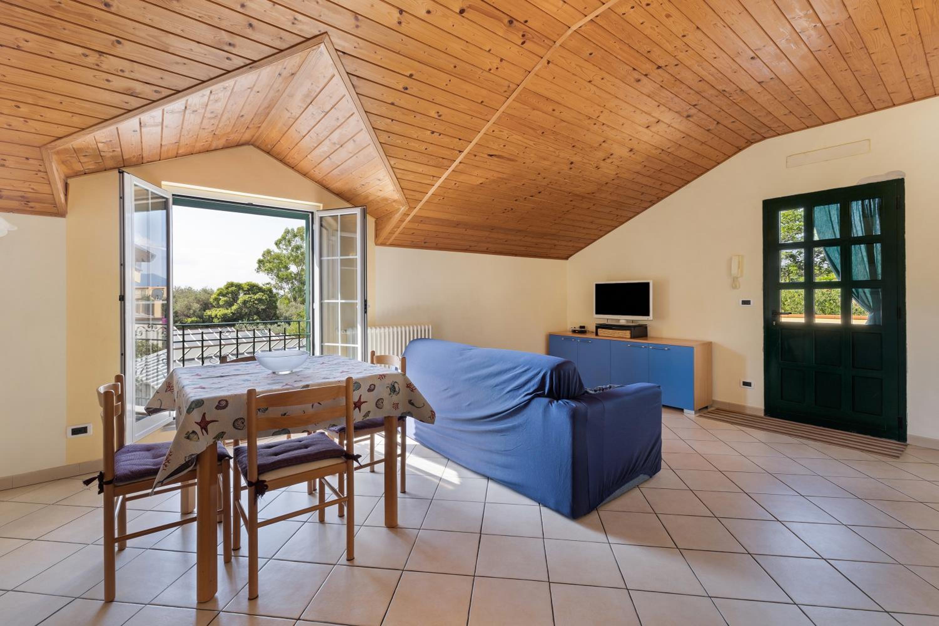Two-Bedroom Deluxe Apartment with Ocean View