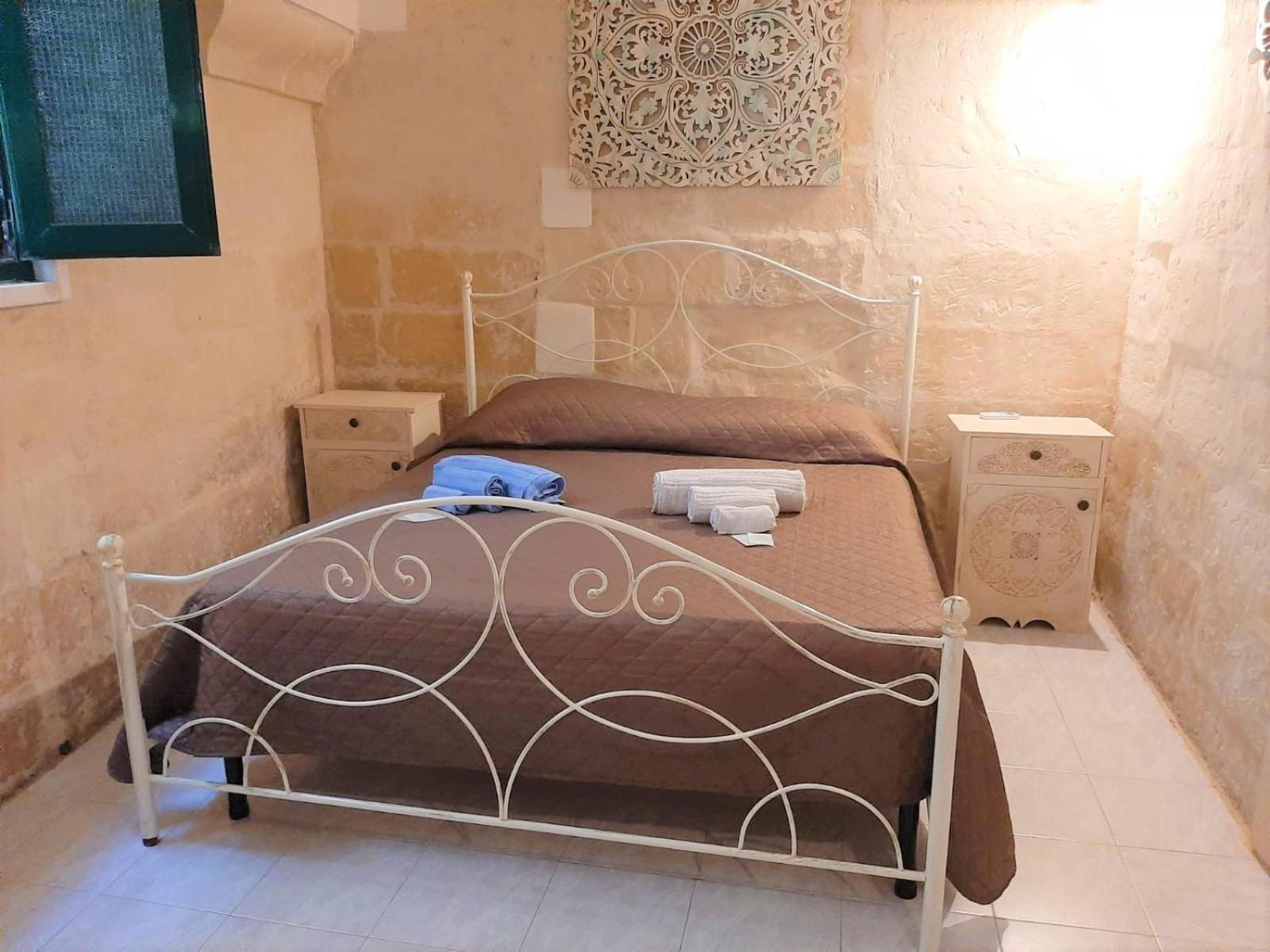 One-Bedroom Apartment - Photo 32