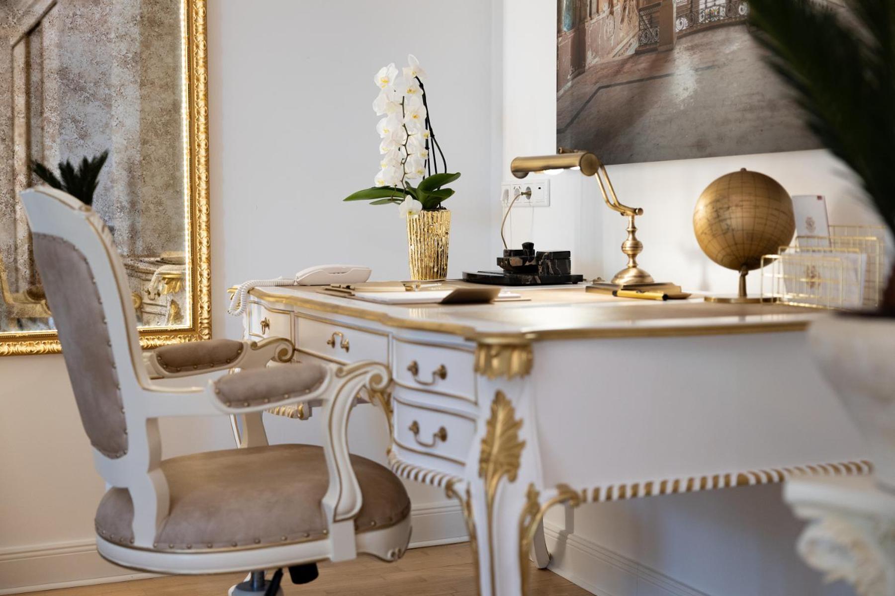 Superior Suite - Castle photo 3