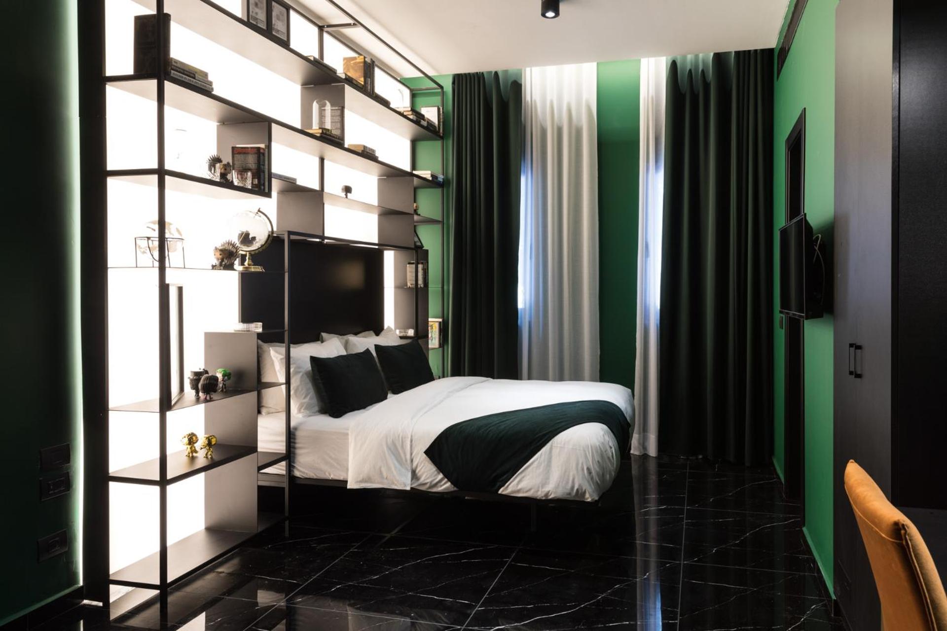 Deluxe Room - Photo 9