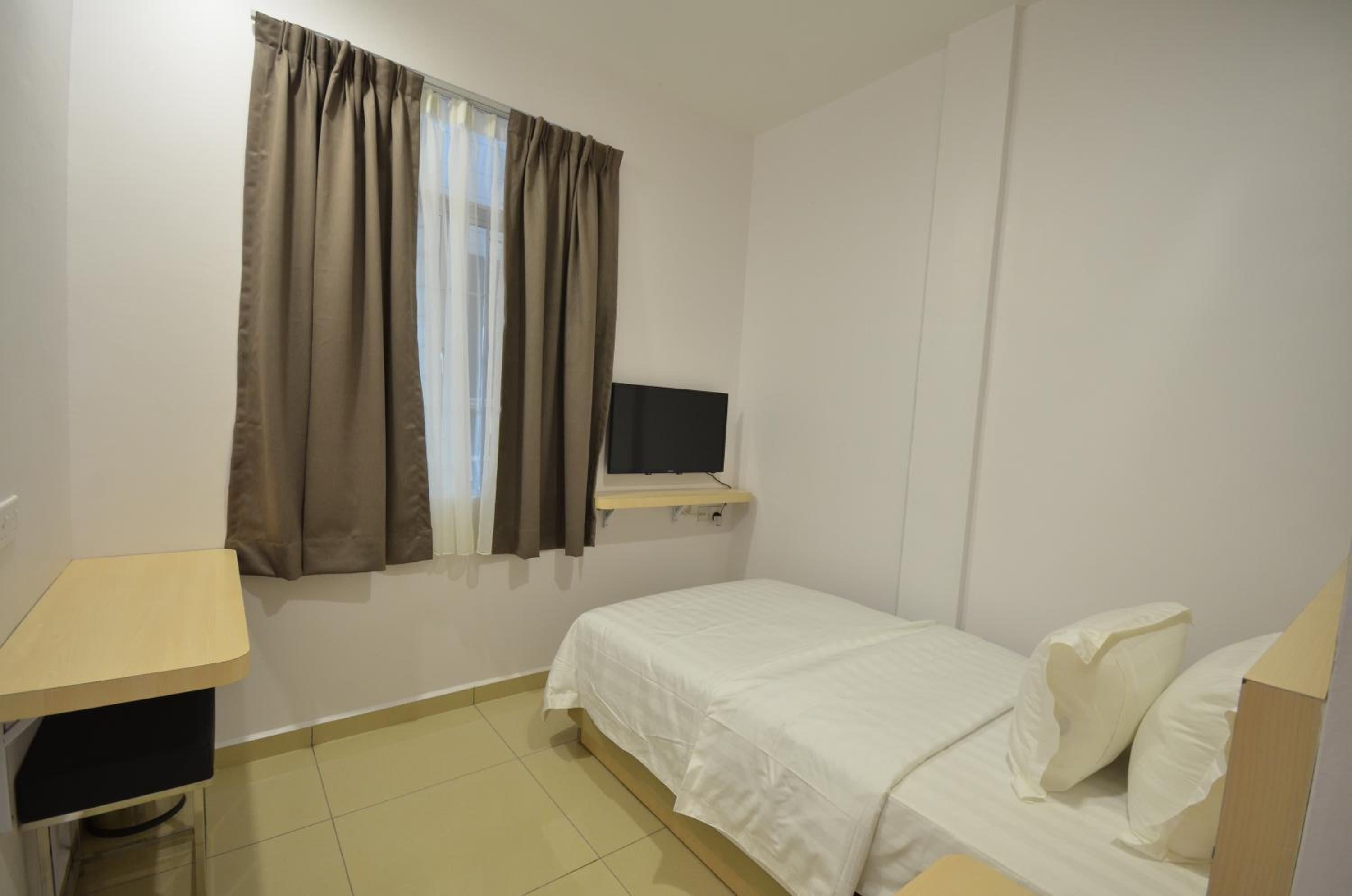 Premier Single Room with Window photo 2