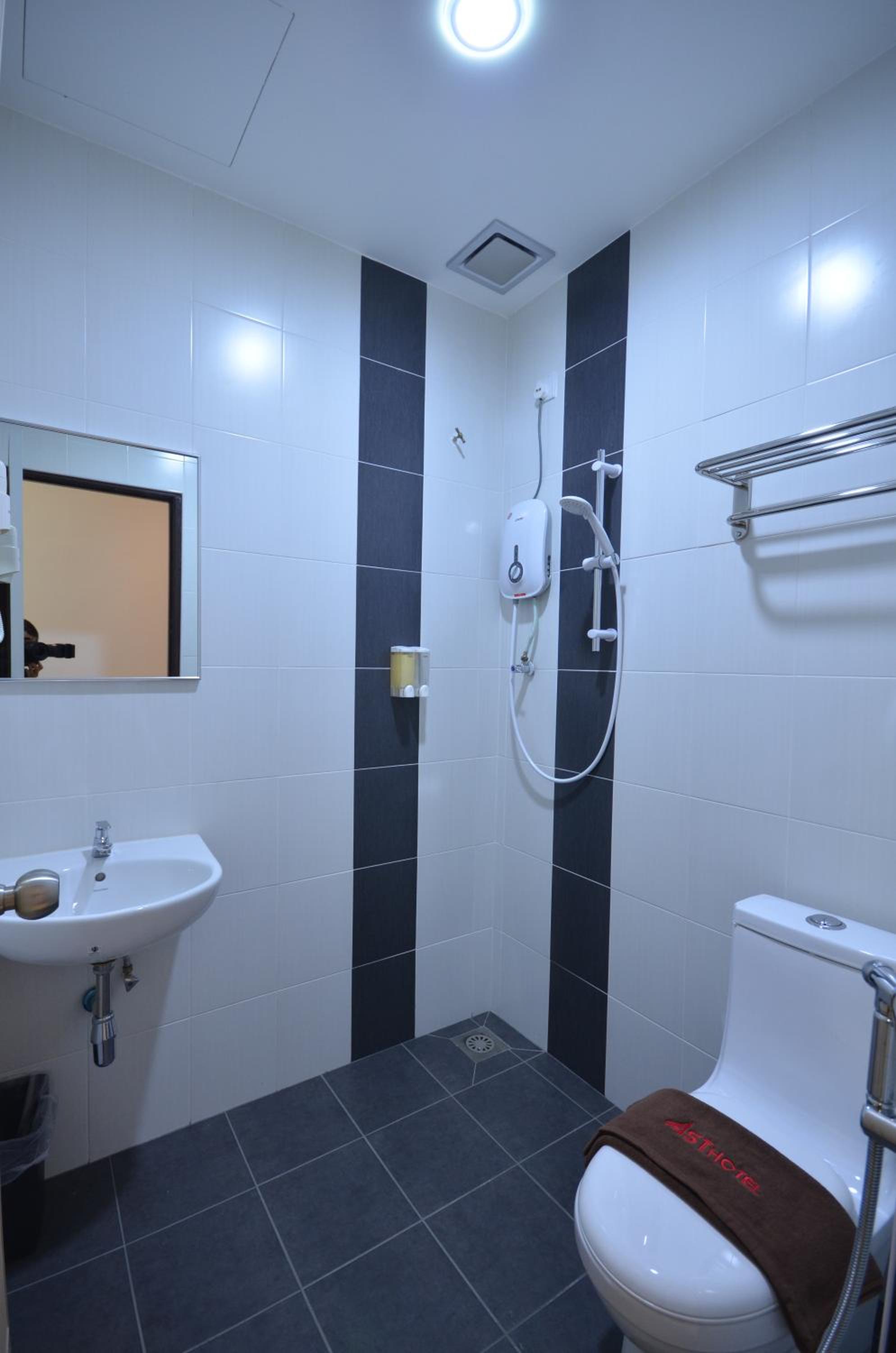 Premier Single Room with Window photo 3
