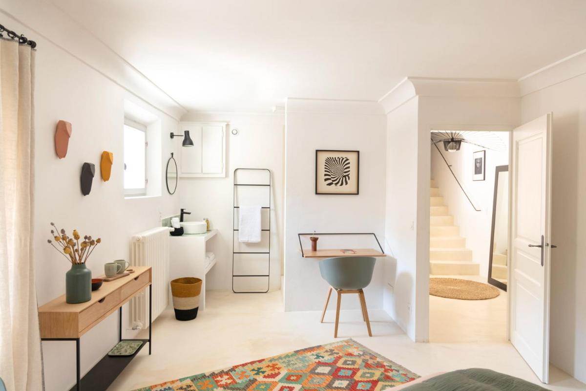 Double Room with Private Bathroom photo 3