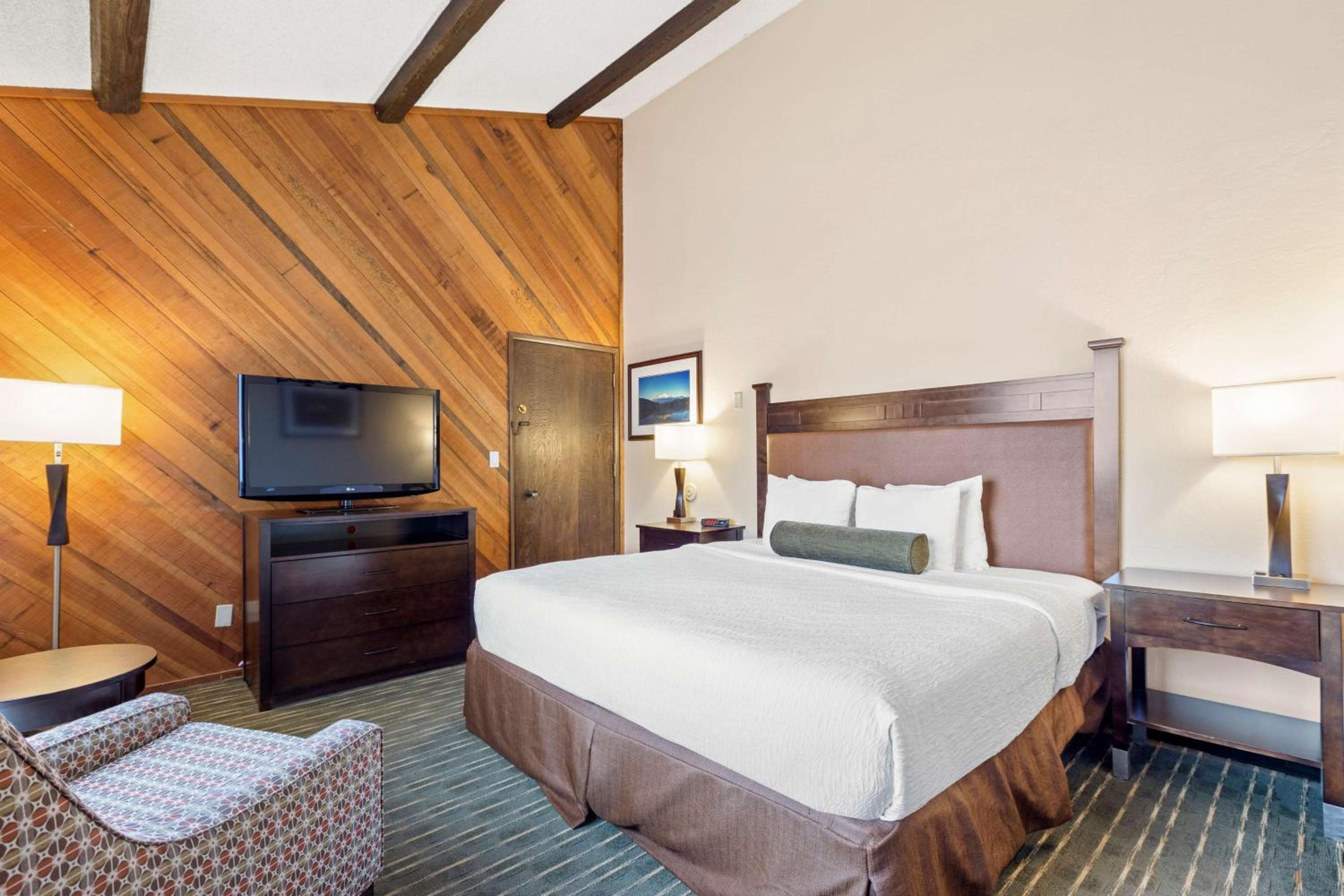 King Room - Non Smoking - Photo 1