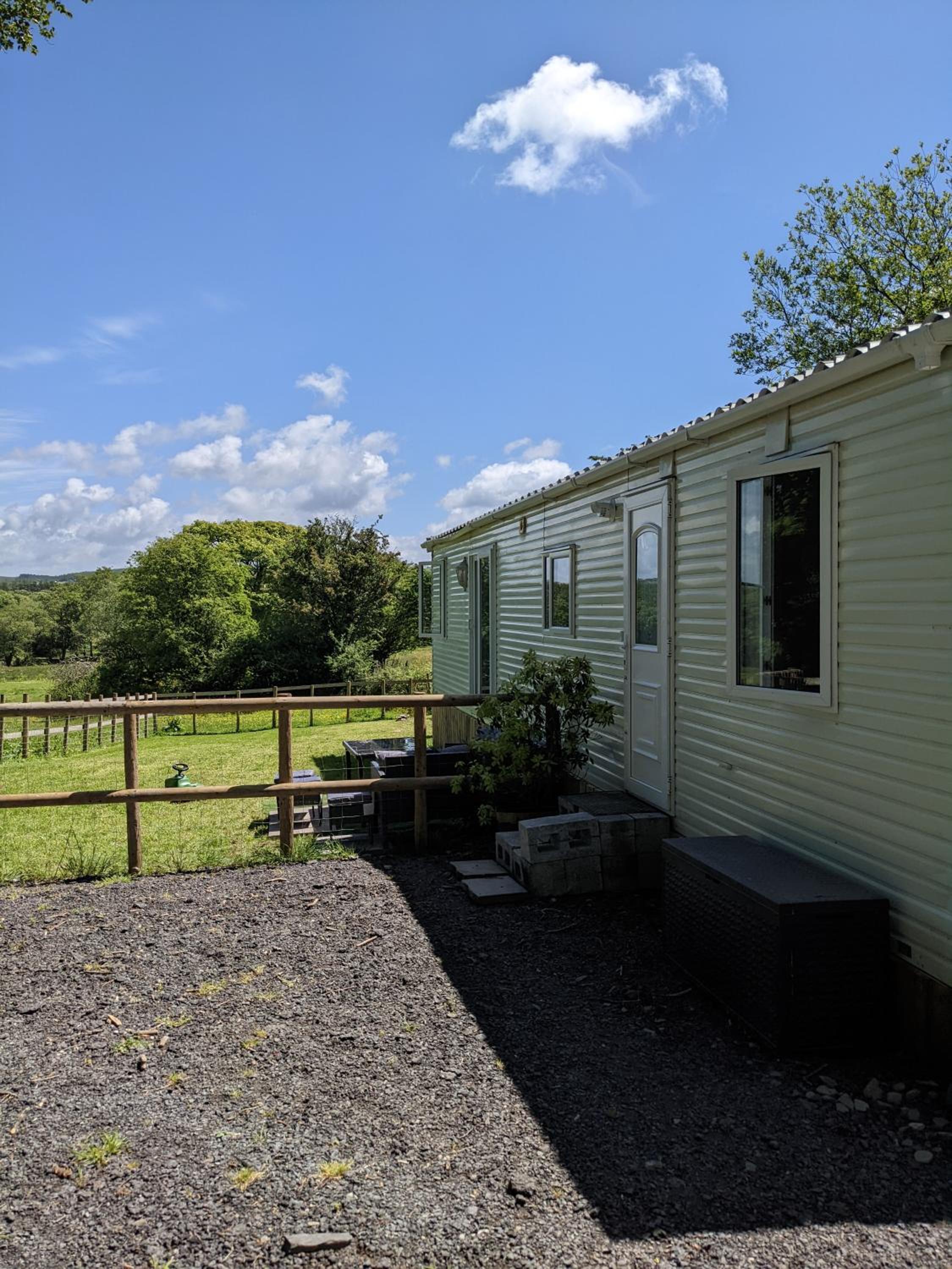 Mobile Home photo 2