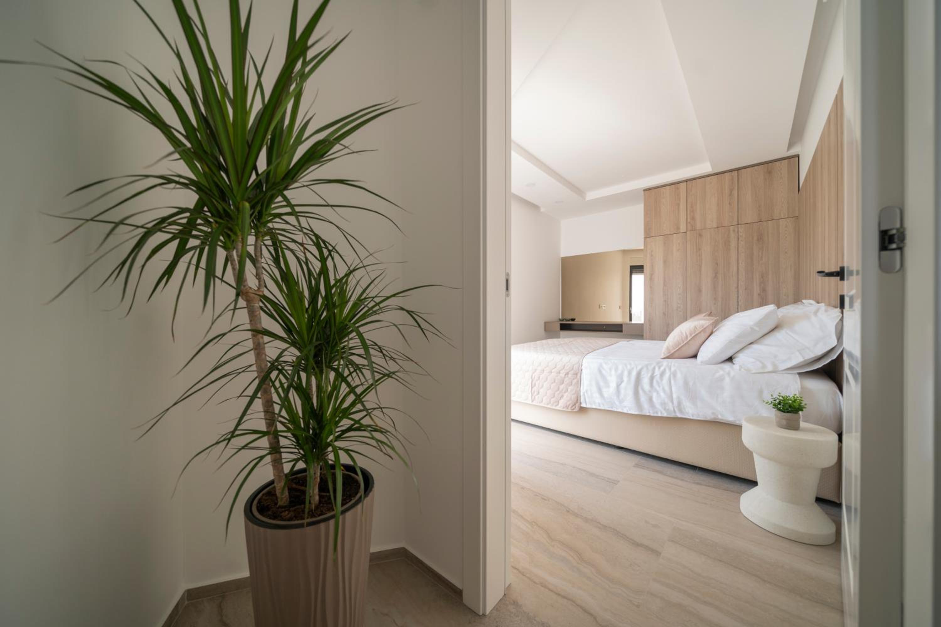 Two-Bedroom Apartment with Balcony and Partial Sea View photo 2