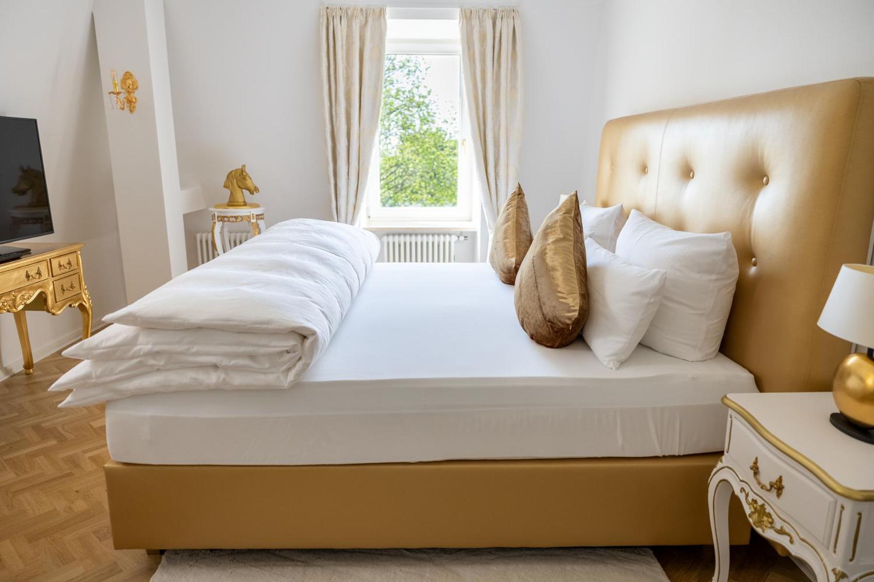 Suite - Castle photo 3