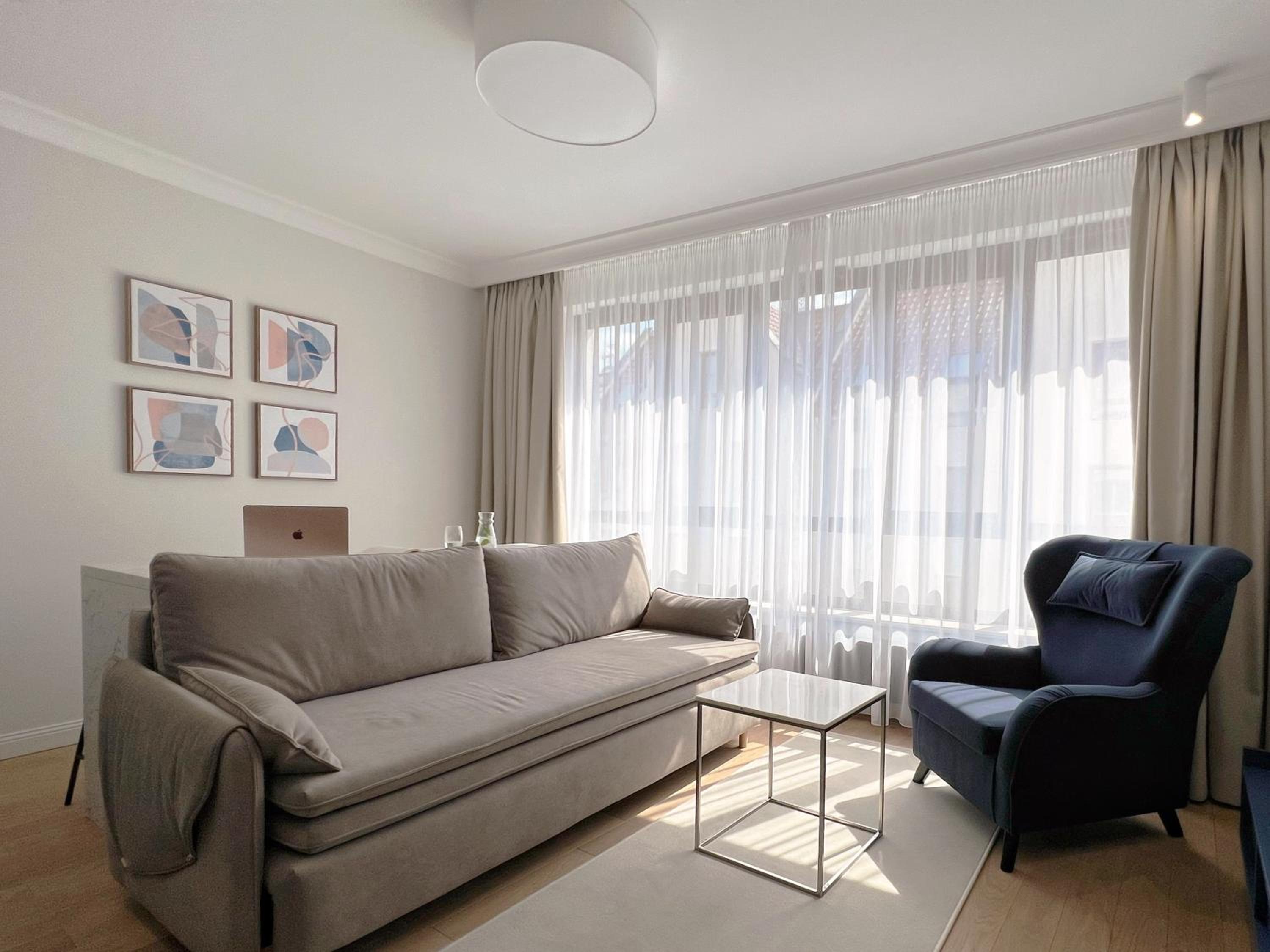 One-Bedroom Suite - Photo 2