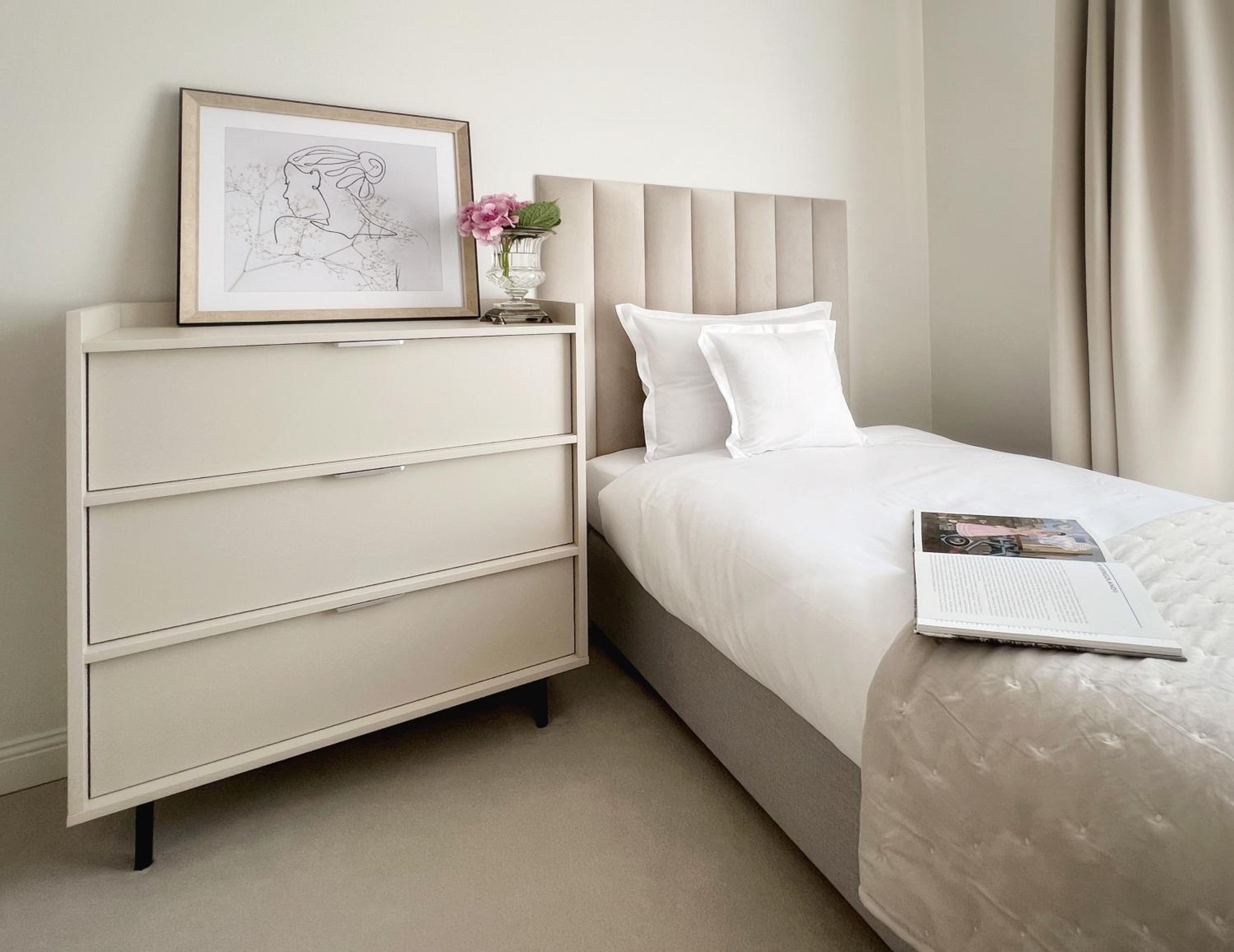 Two-Bedroom Suite - Photo 2