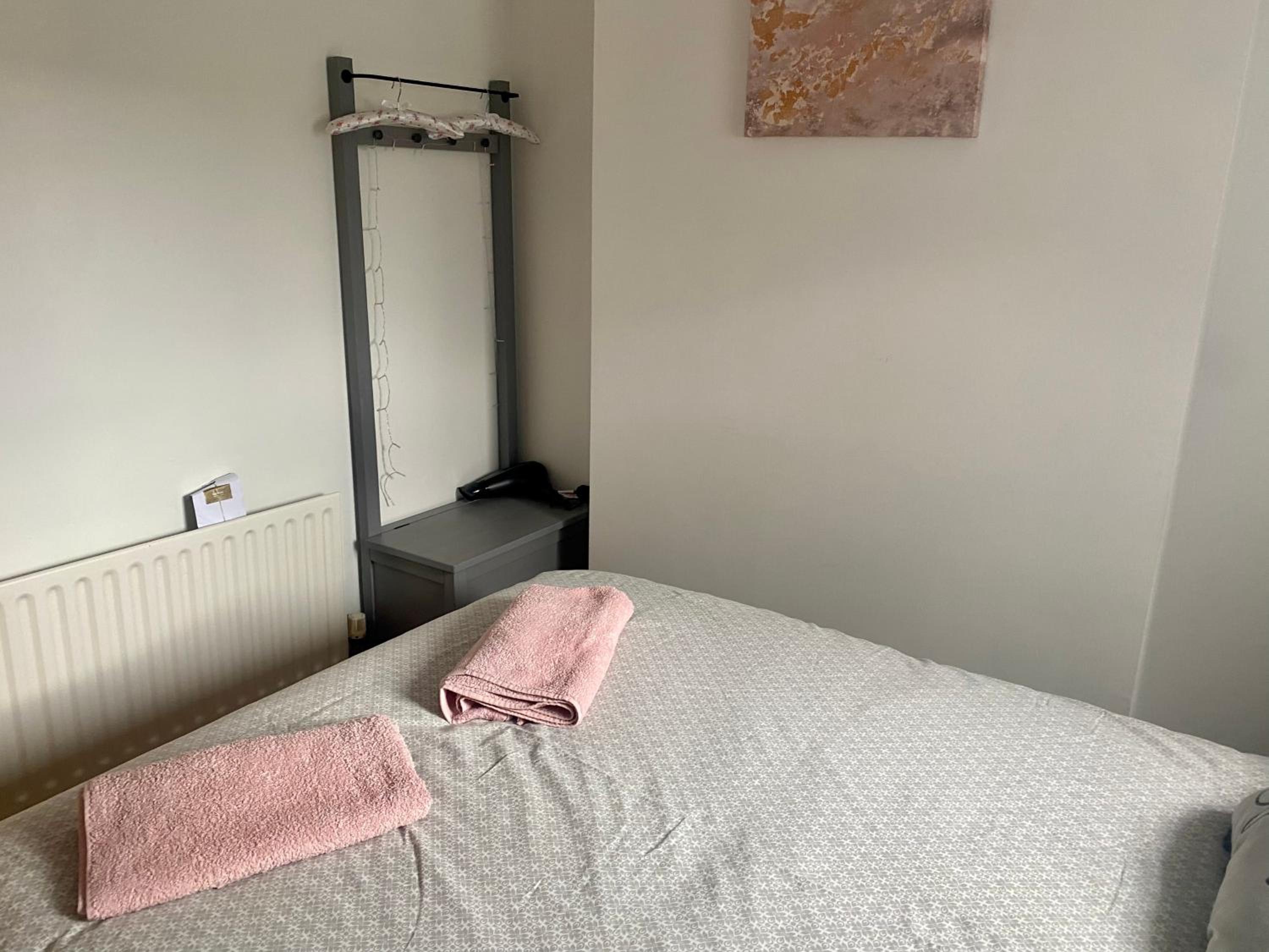 Two-Bedroom House - Photo 13