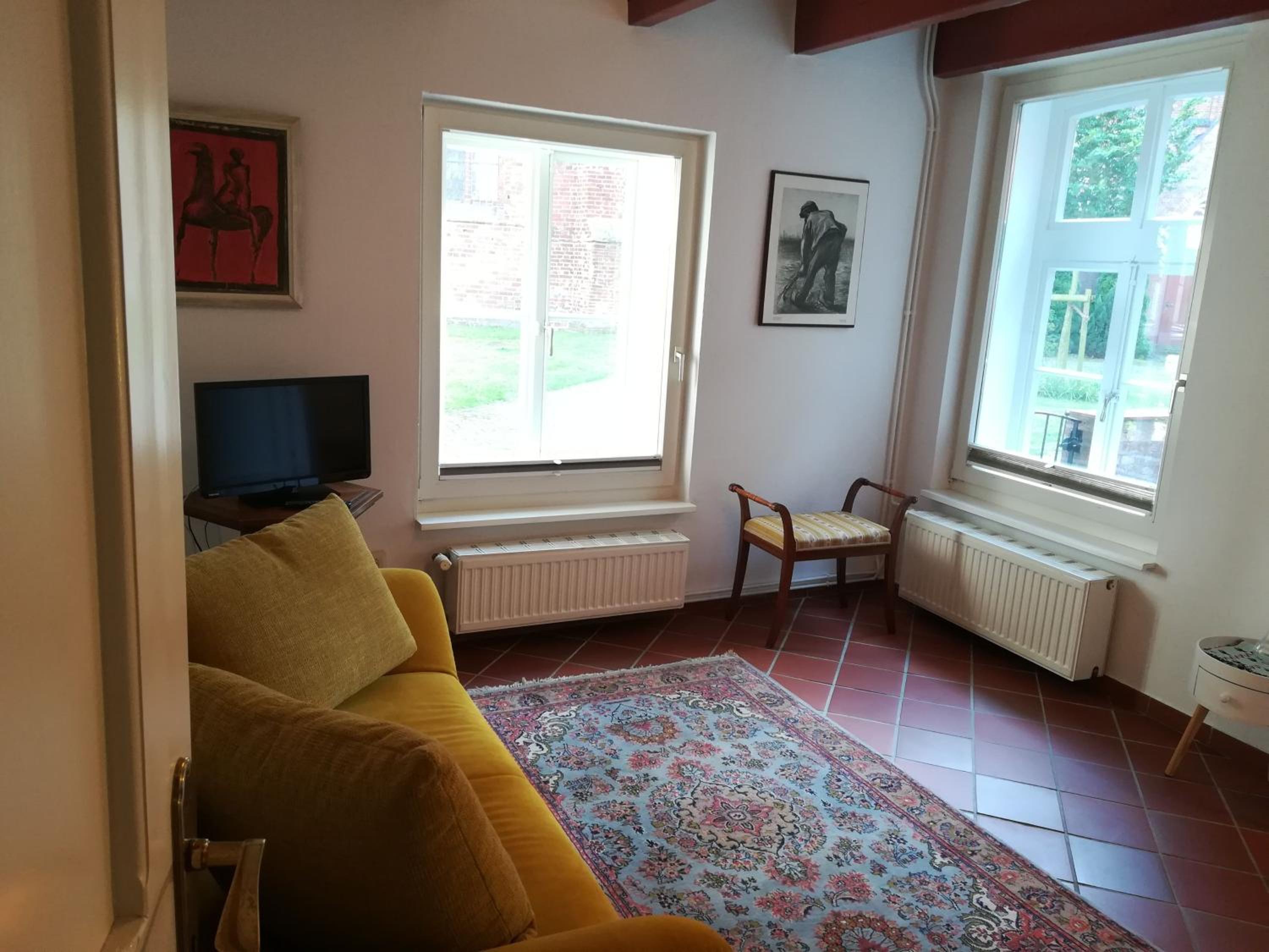 One-Bedroom Apartment with Terrace photo 3