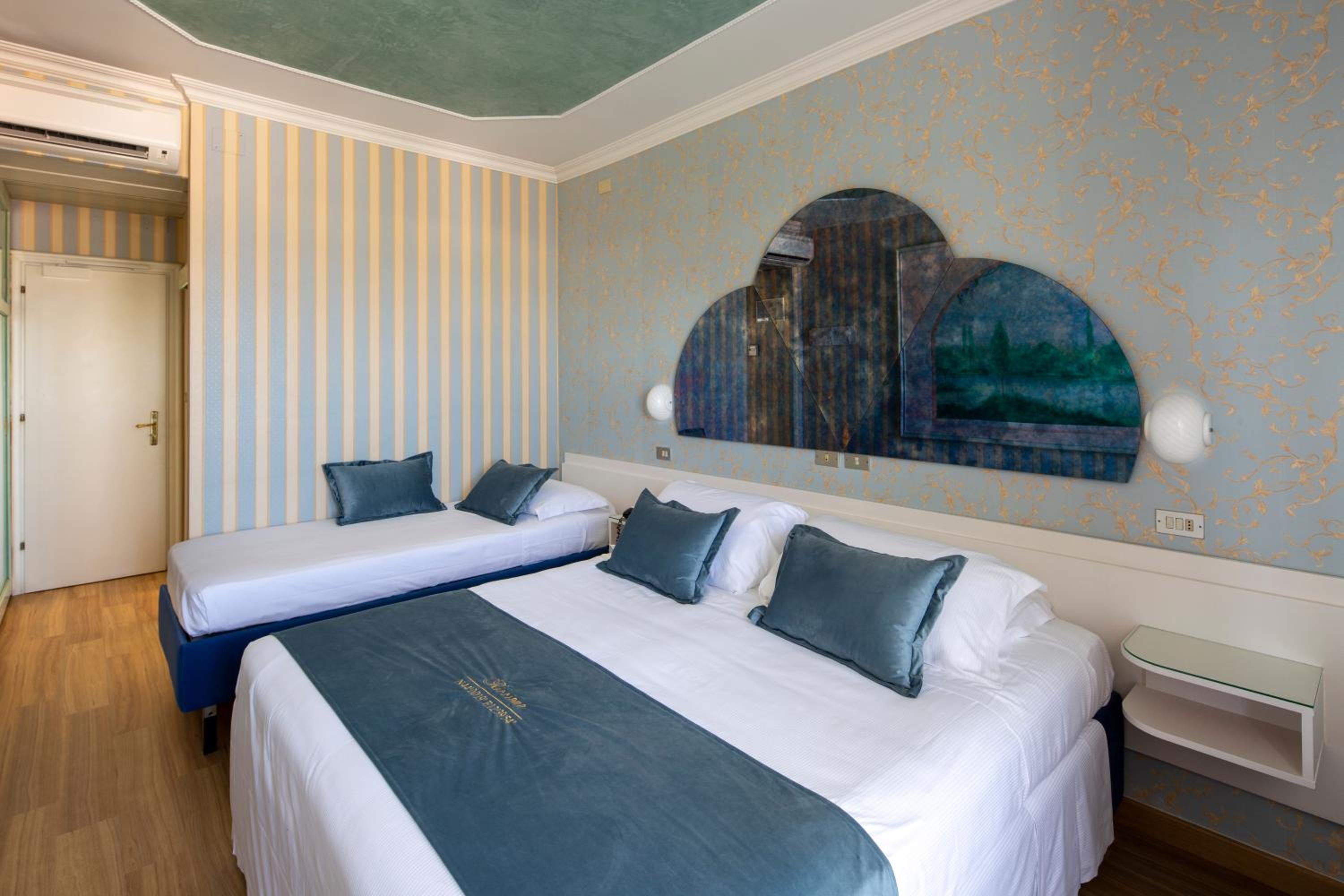 Quadruple Room with Sea View photo 1