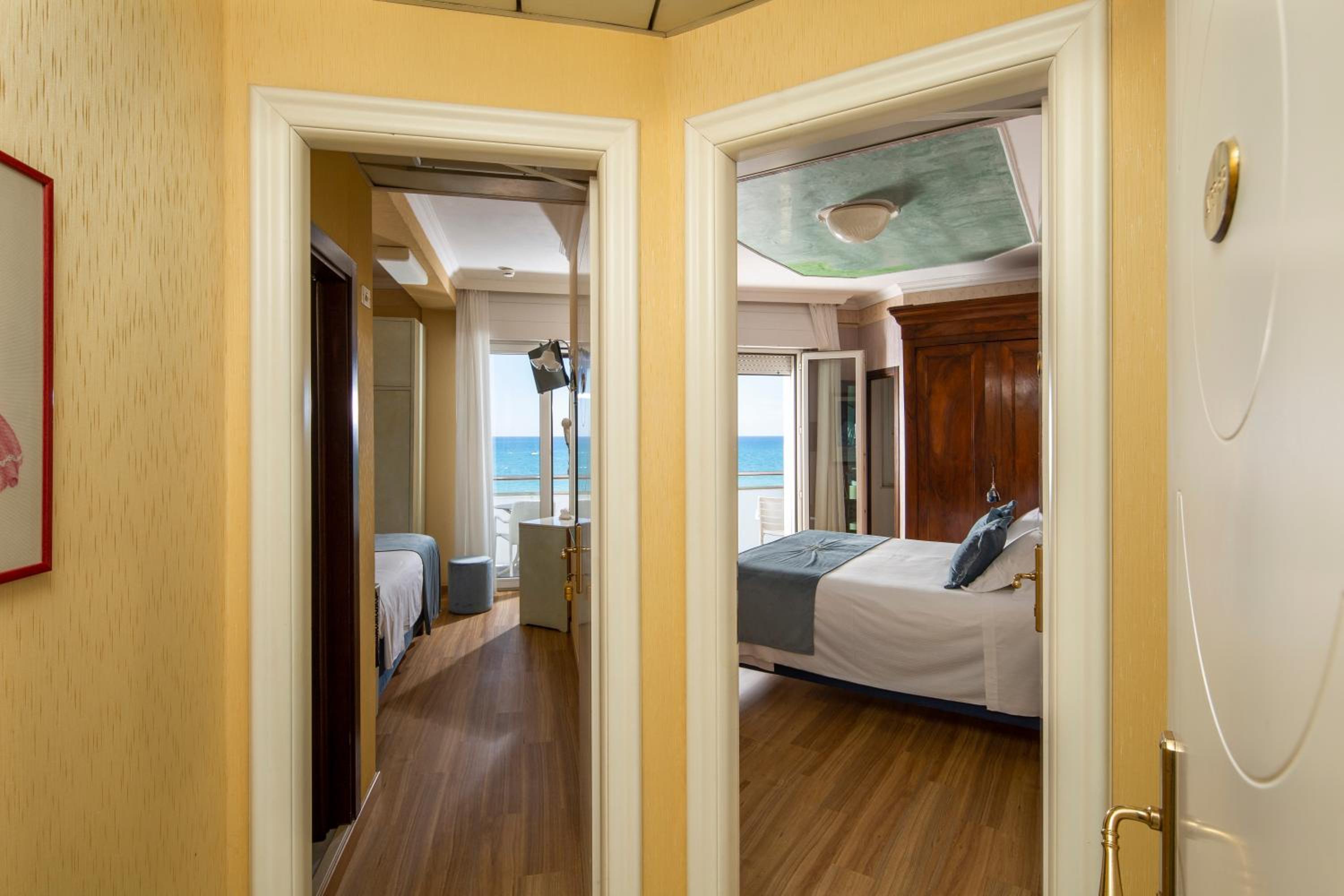 Family Room with Sea View