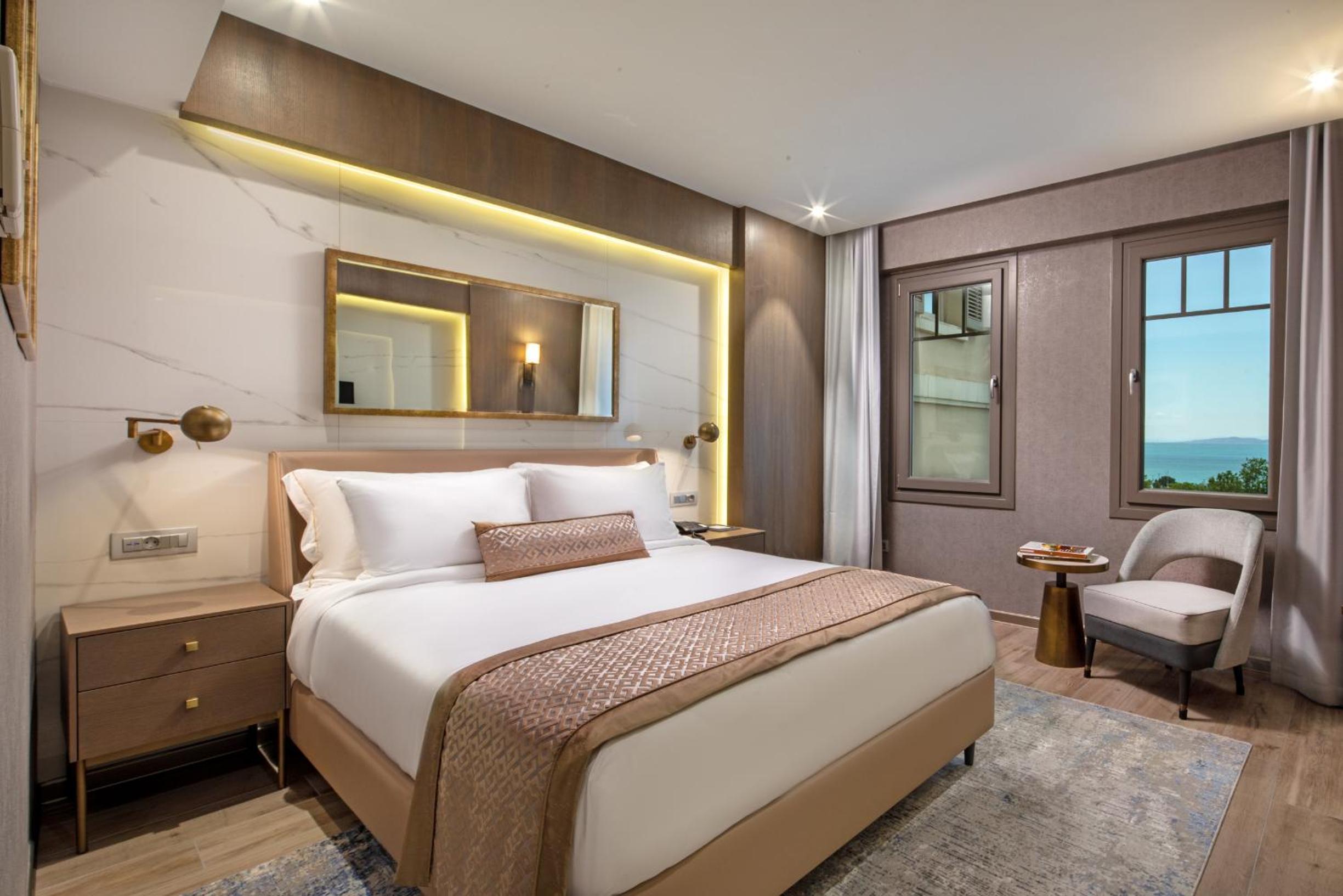 Deluxe Double Room with Sea View photo 3
