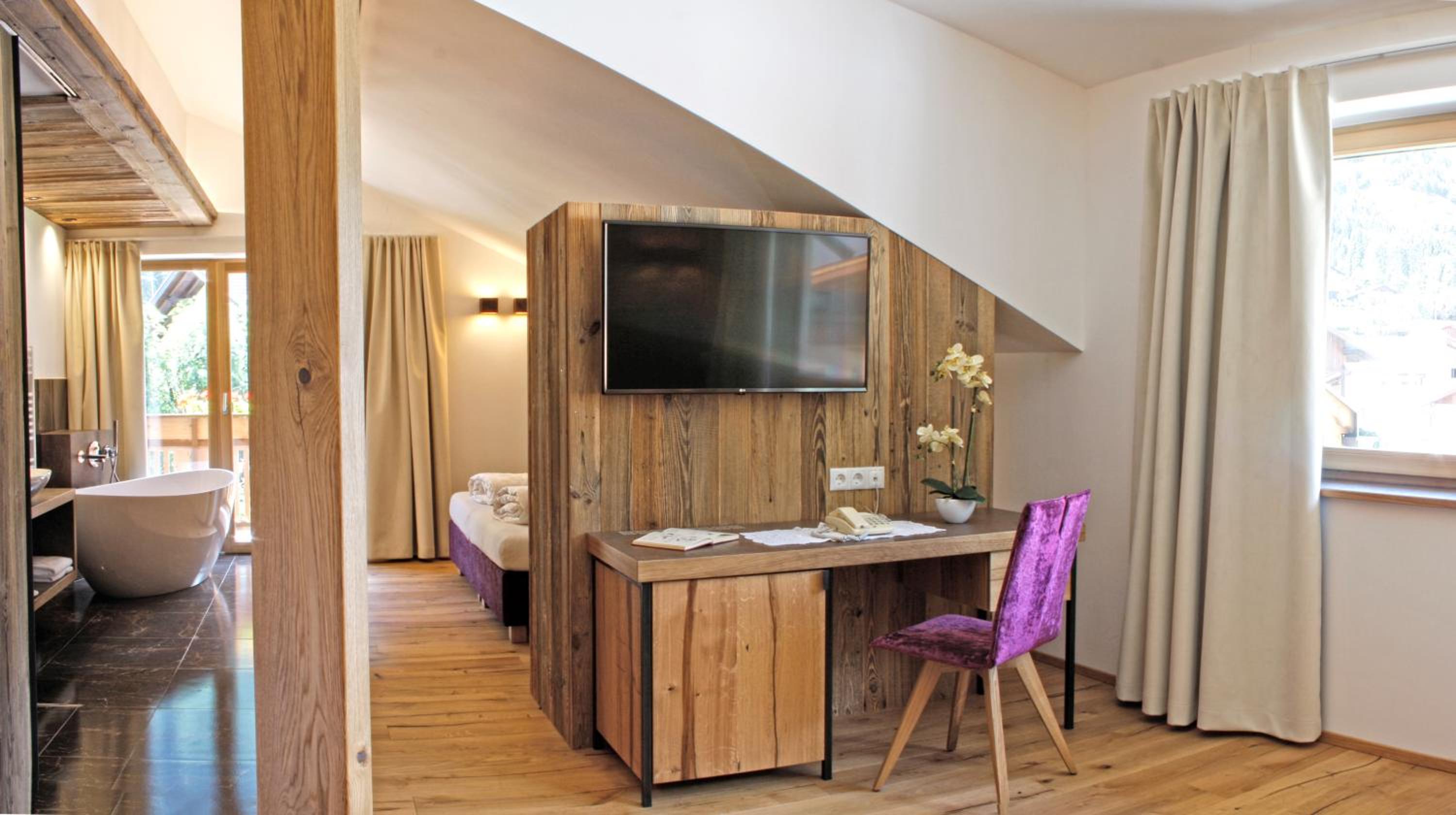 Suite with Balcony photo 1