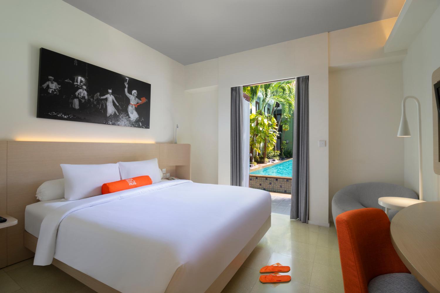 HARRIS Unique Room Pool Access