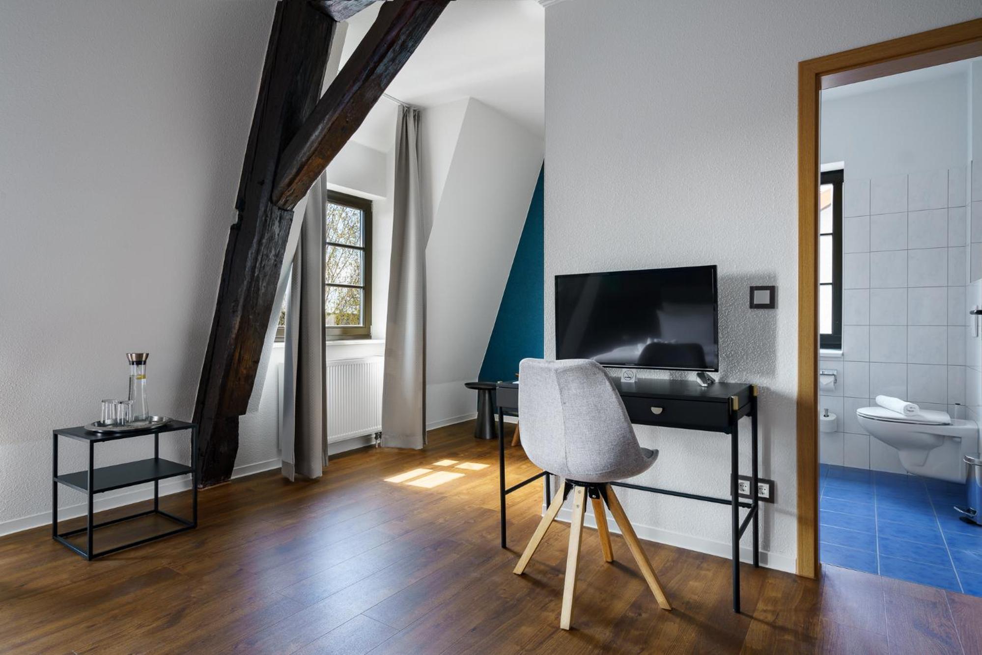 Double Room - Photo 12