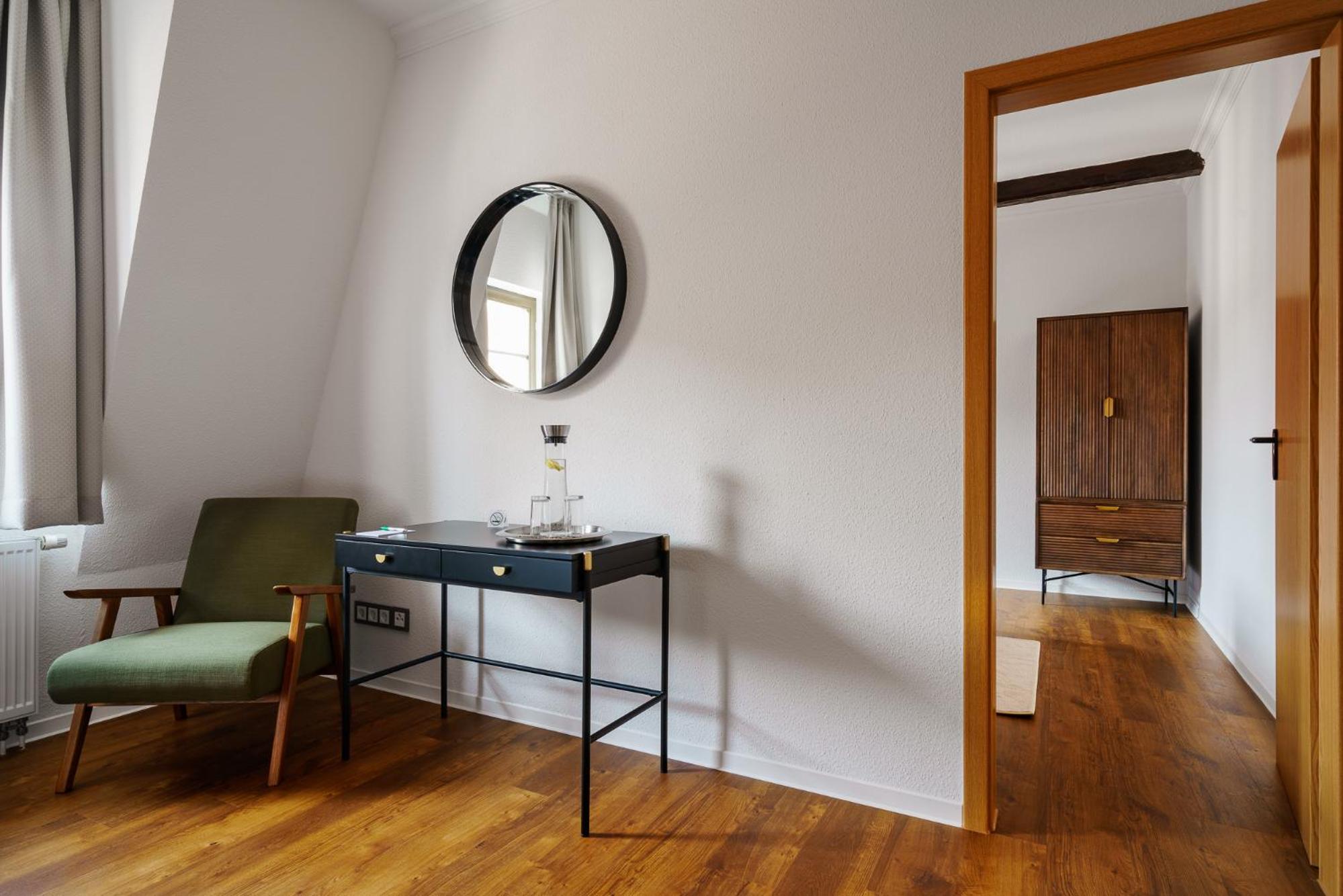 Standard Family Room - Photo 11