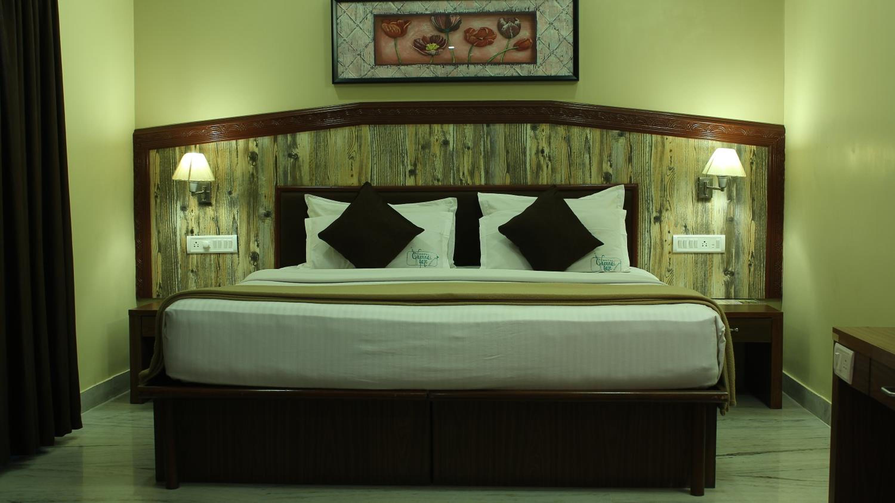 Suite - Photo 3