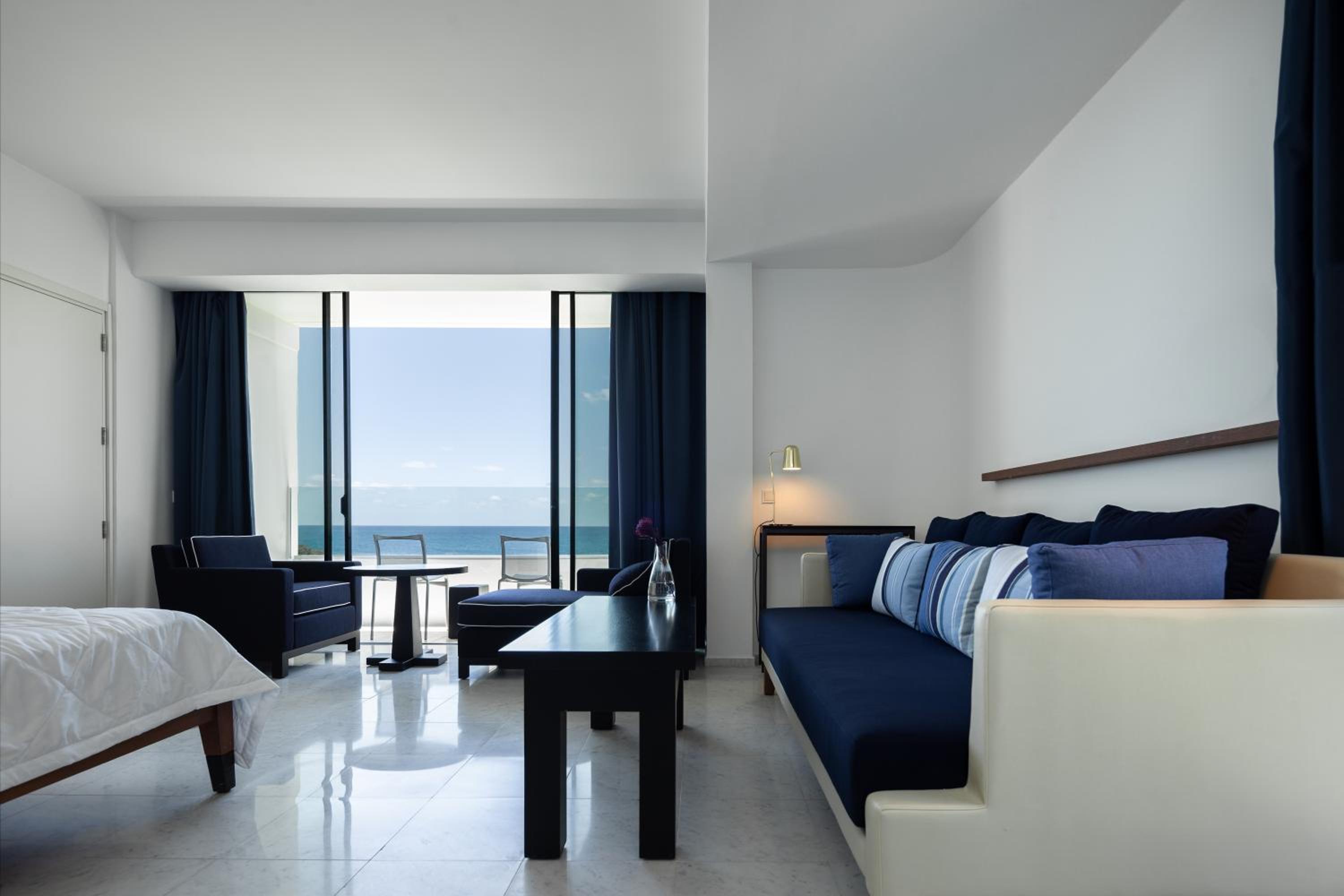 Junior Suite with Sea View - Photo 5