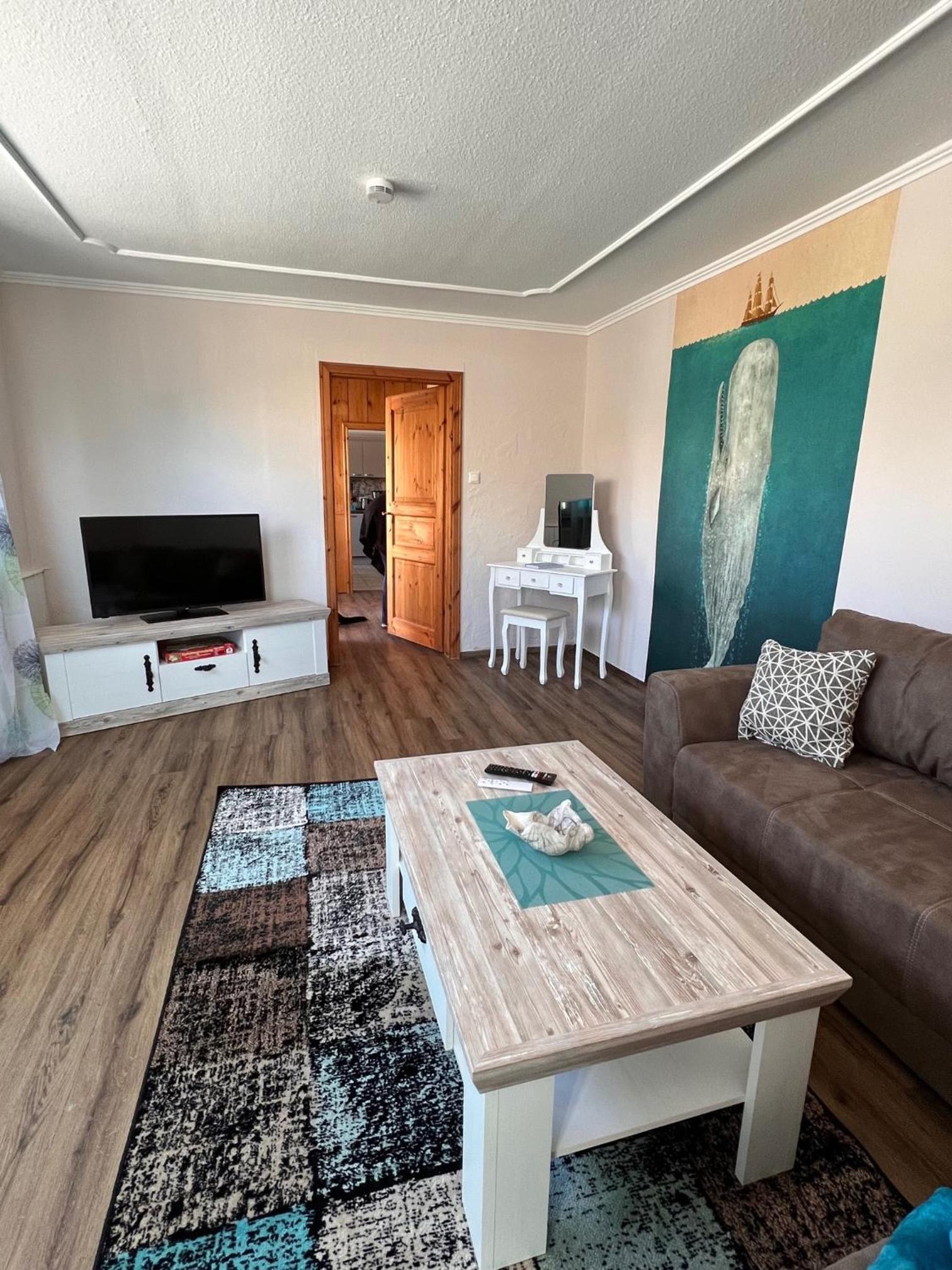 One-Bedroom Apartment - Photo 1