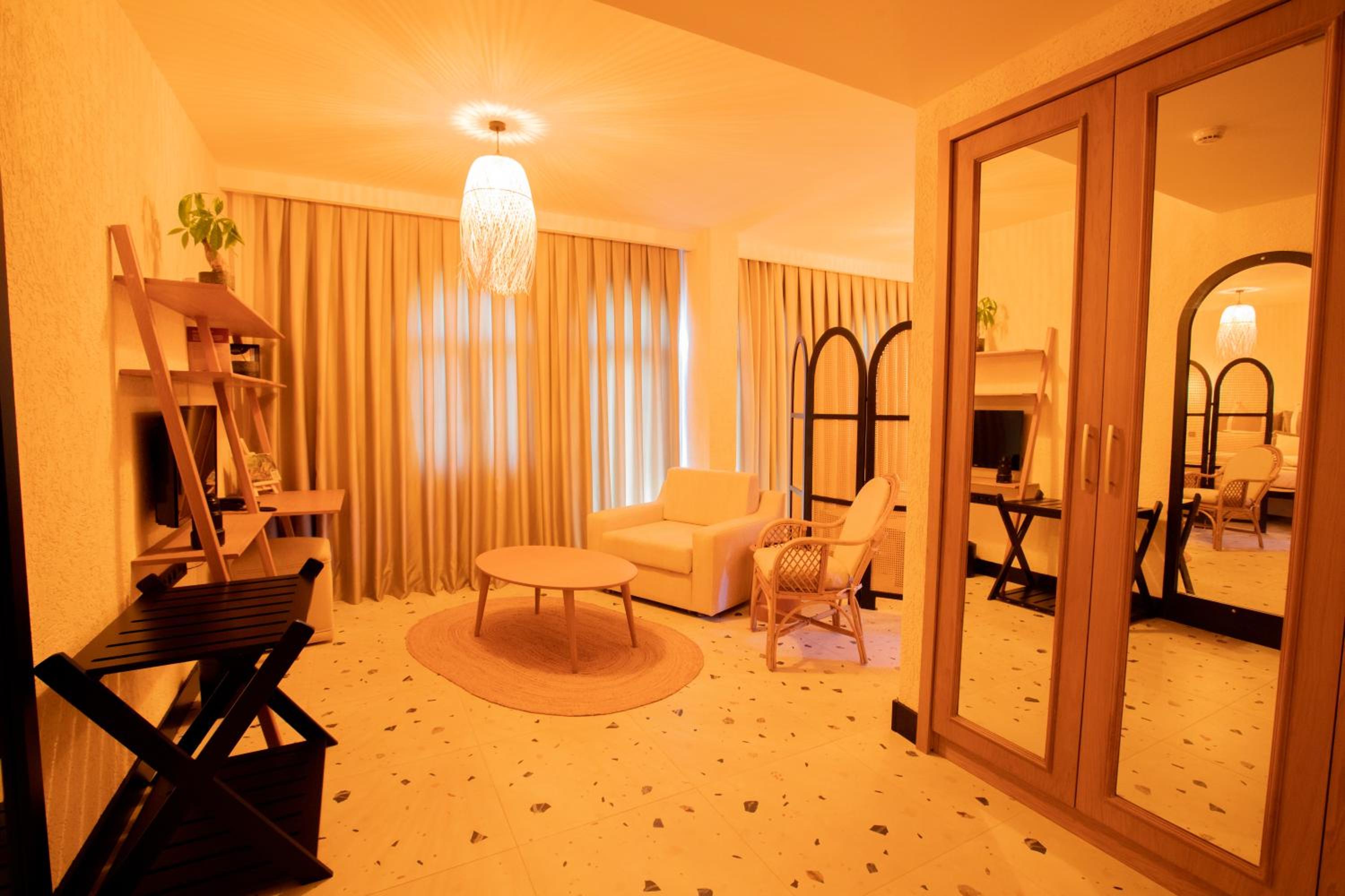 Standard Queen Room
