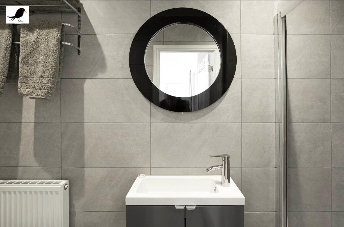One-Bedroom Apartment - Photo 10