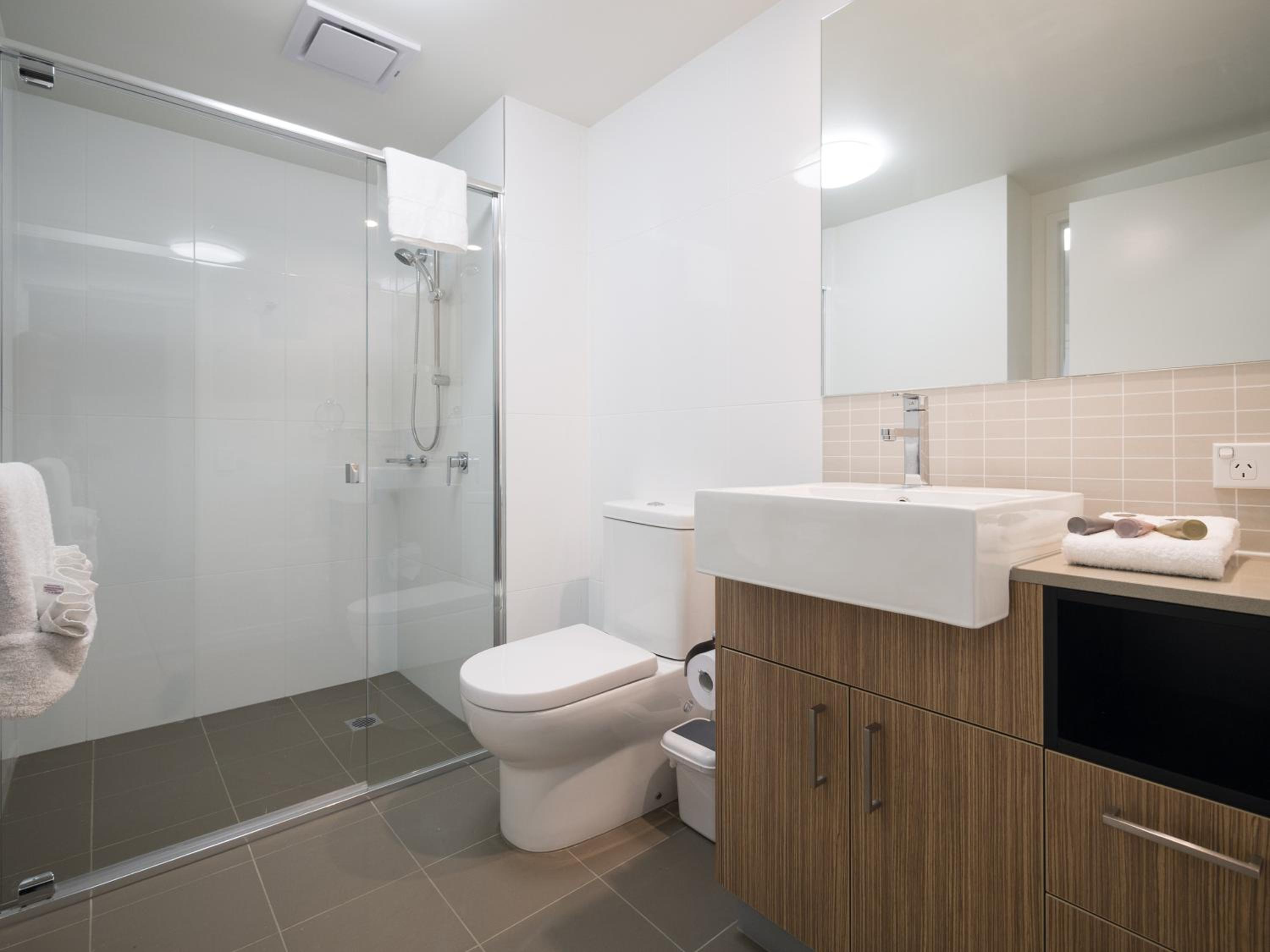 Executive Two-Bedroom Apartment - No Housekeeping photo 3