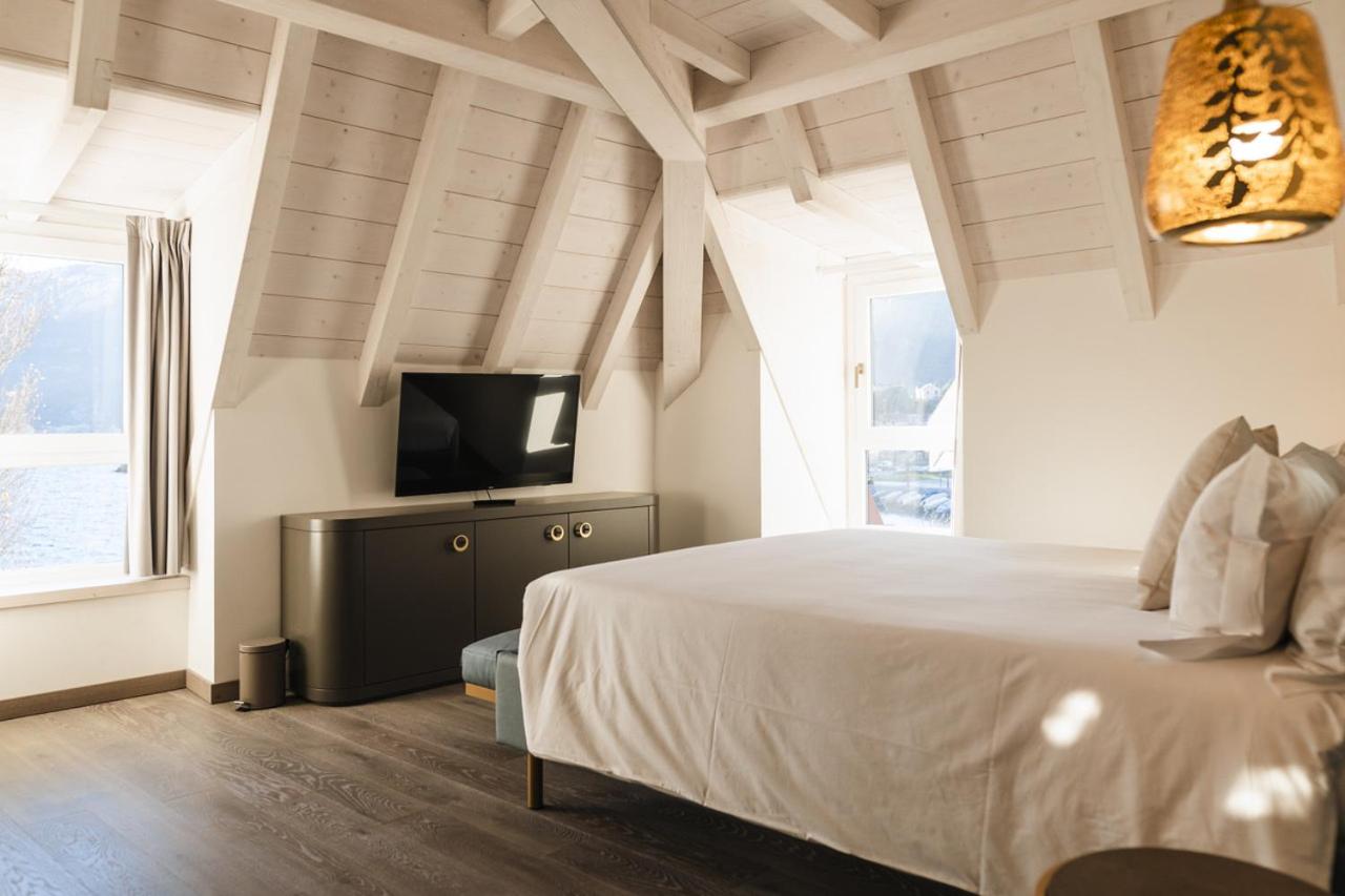 Deluxe Double Room with Lake View photo 1
