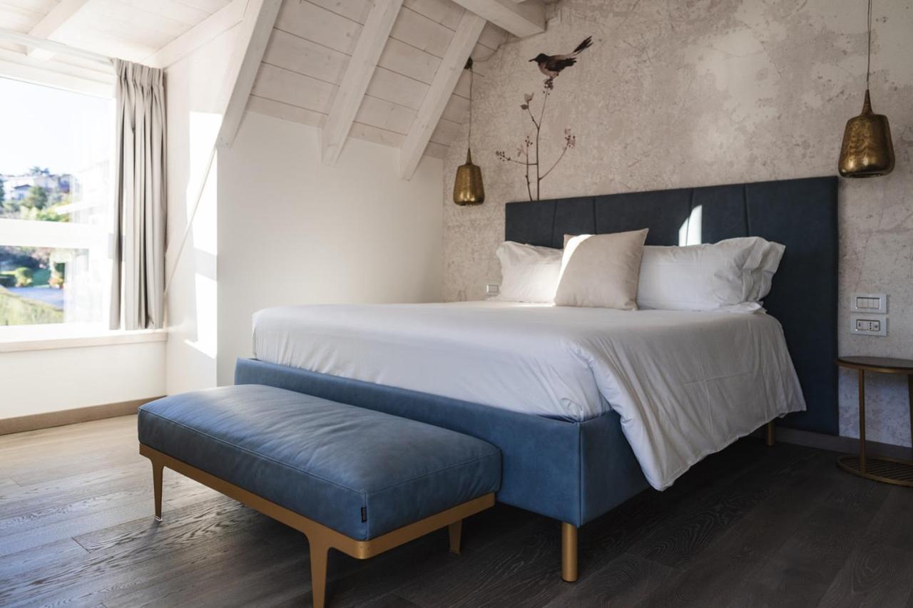 Deluxe Double Room with Lake View photo 3