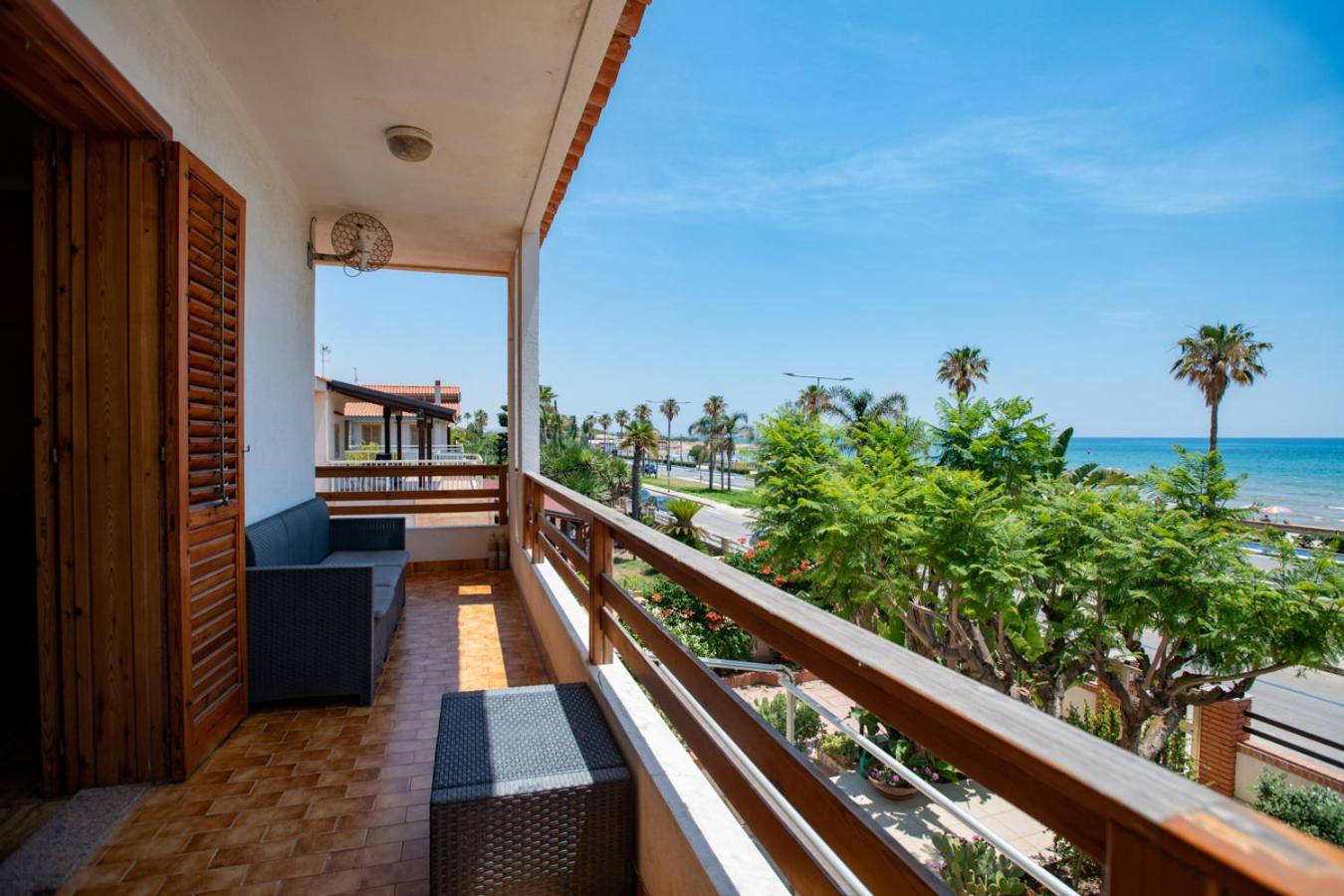 Apartment with Sea View photo 2