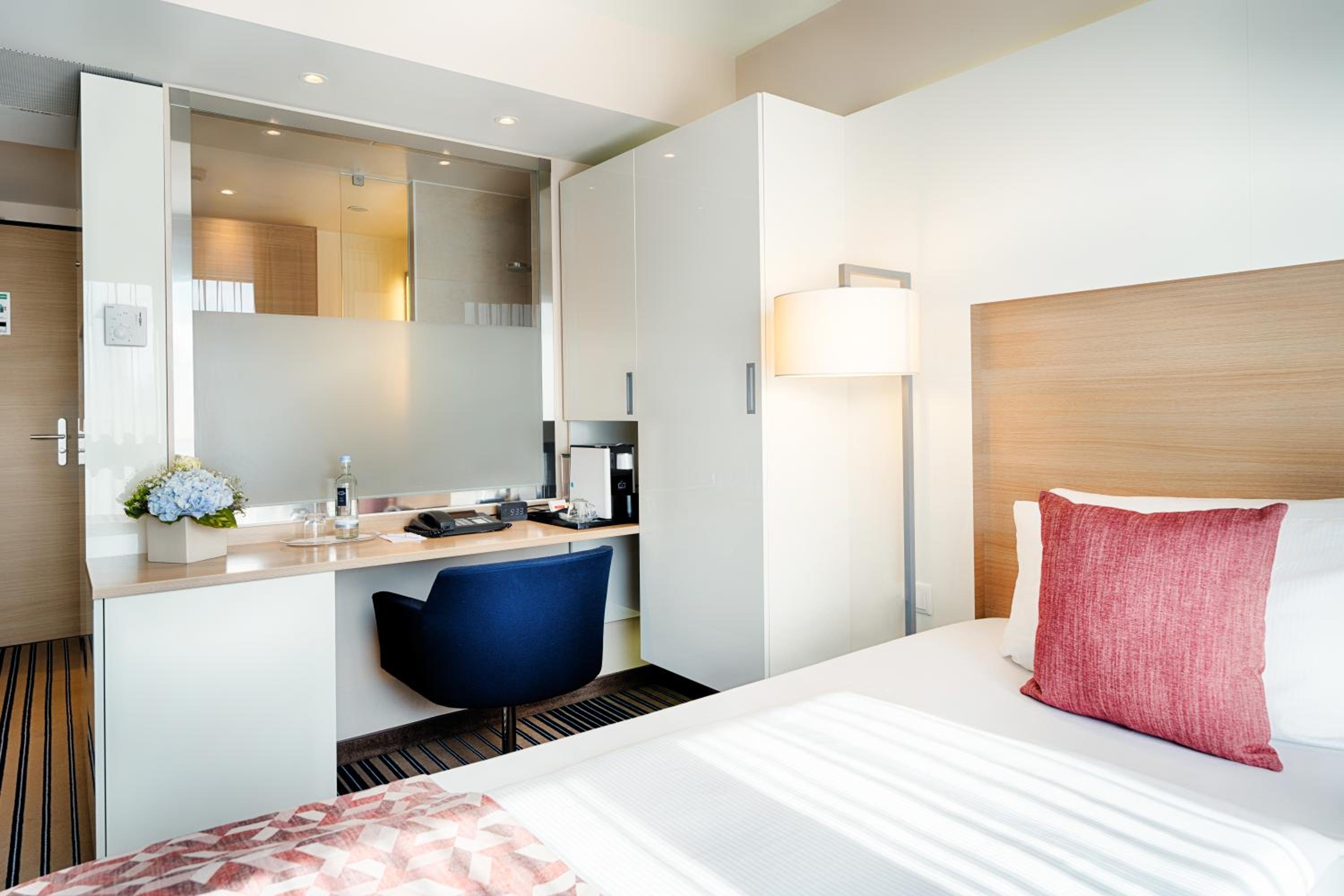 Superior Single Room thumbnail 5