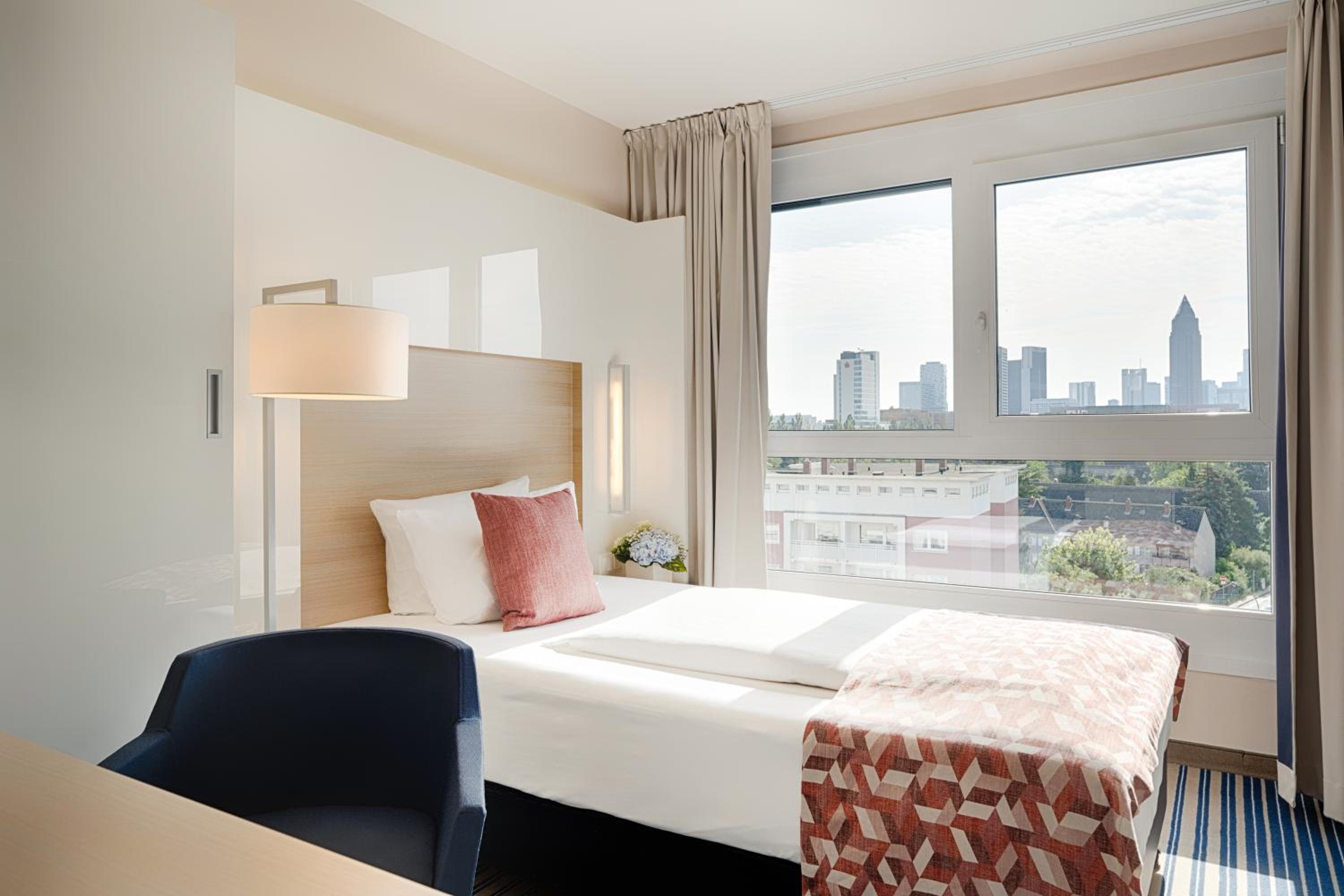 Superior Single Room thumbnail 6