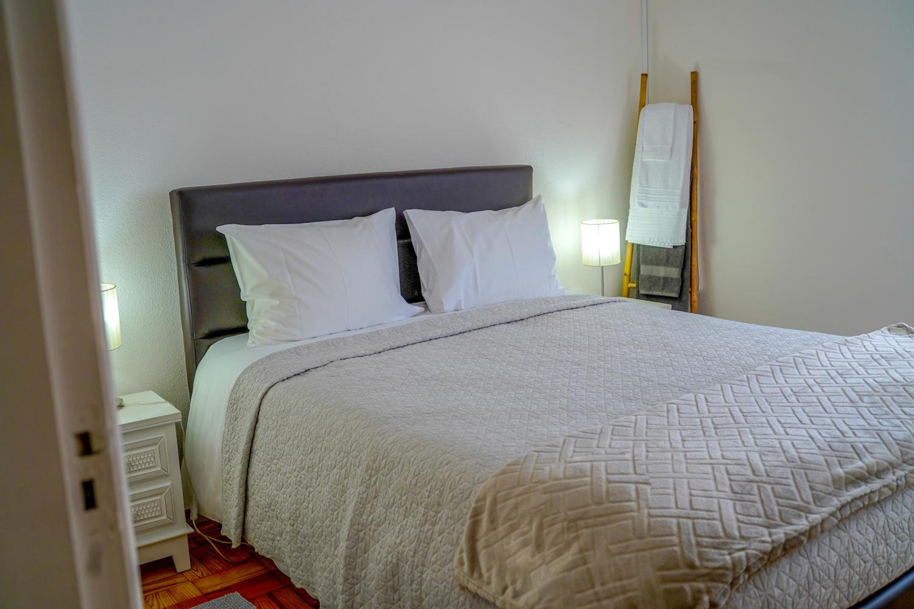 Three-Bedroom House - Photo 5