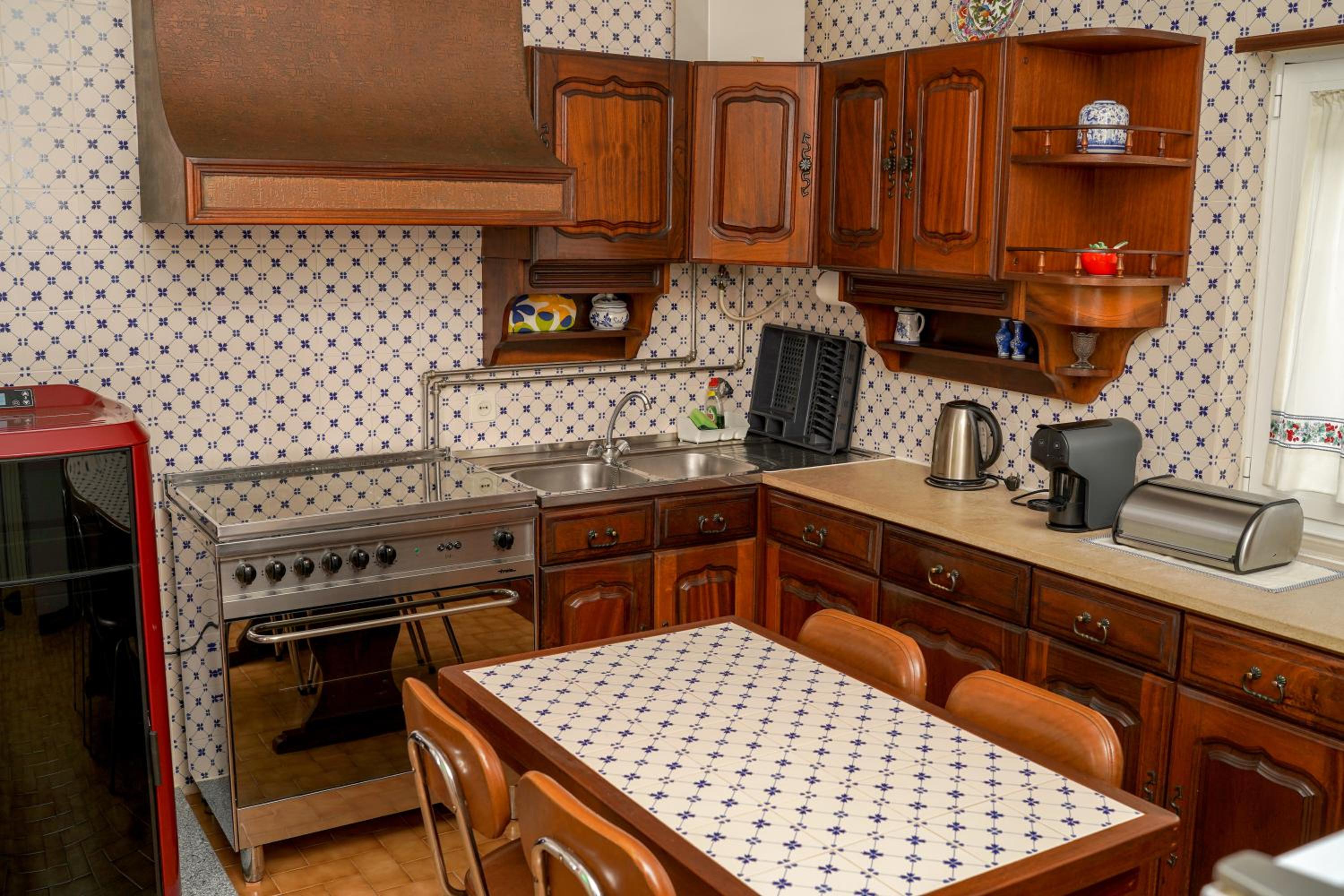 Three-Bedroom House - Photo 13