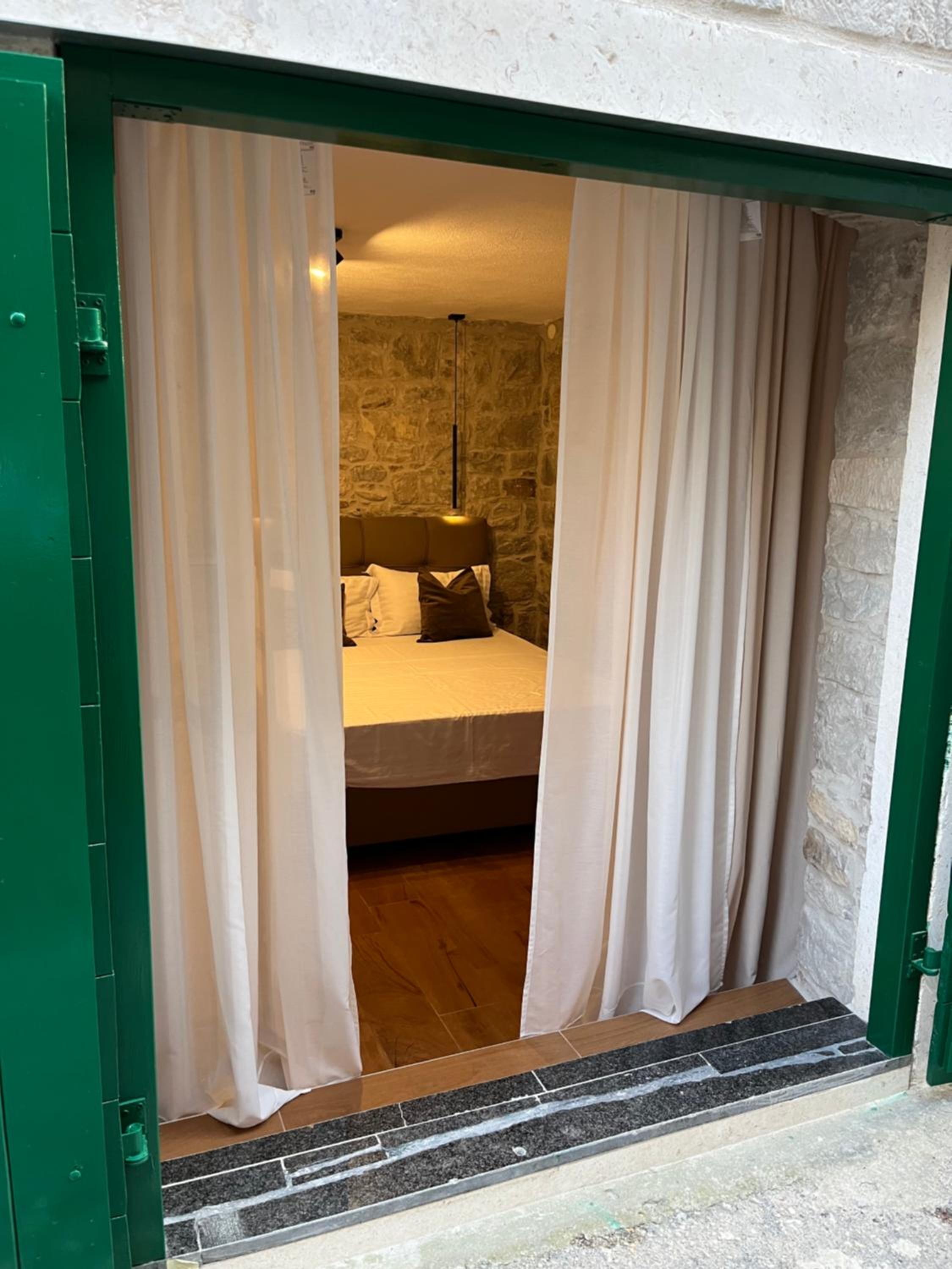 Studio Apartment - Photo 36