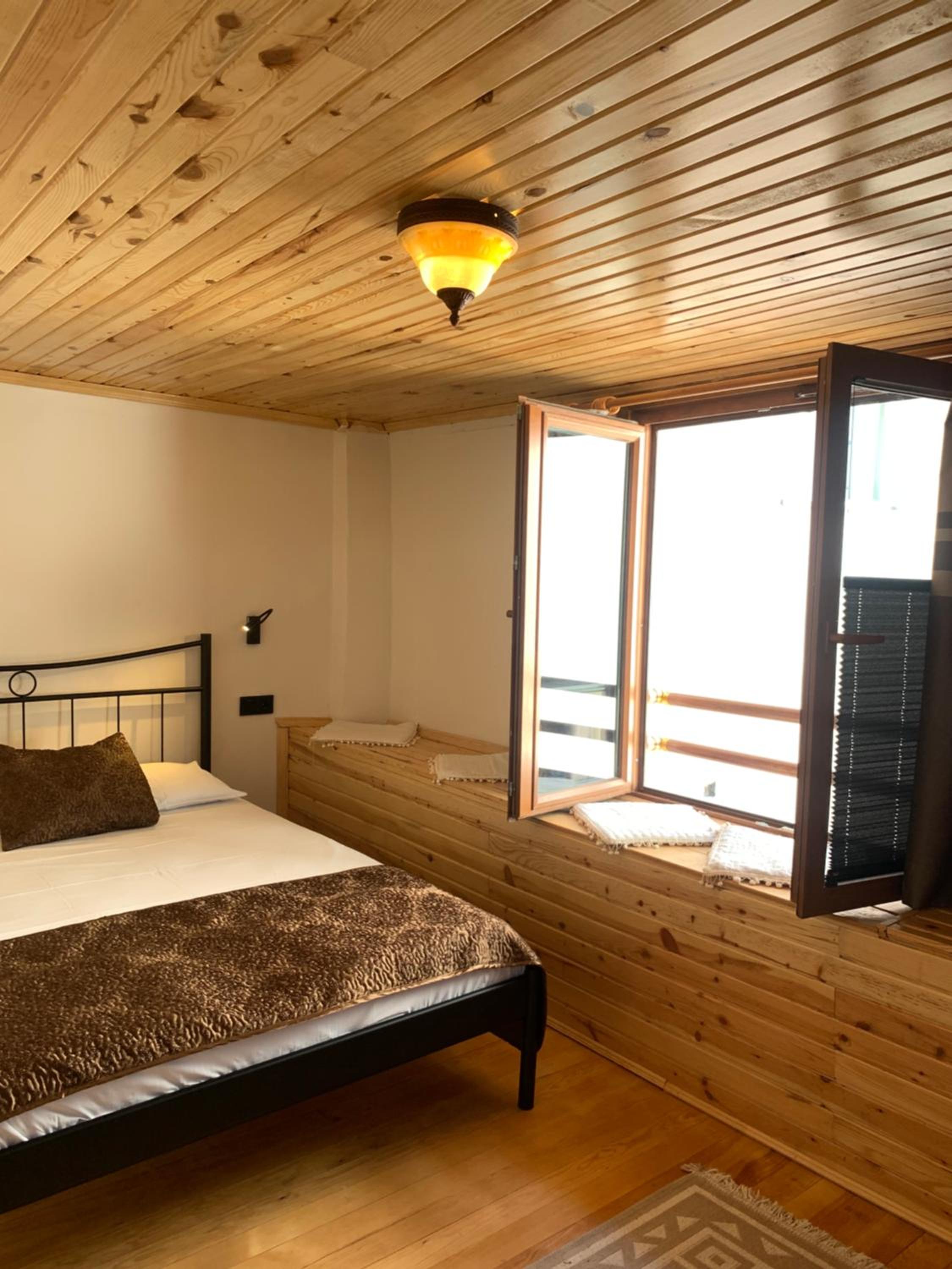 Deluxe Double Room with Side Sea View photo 1