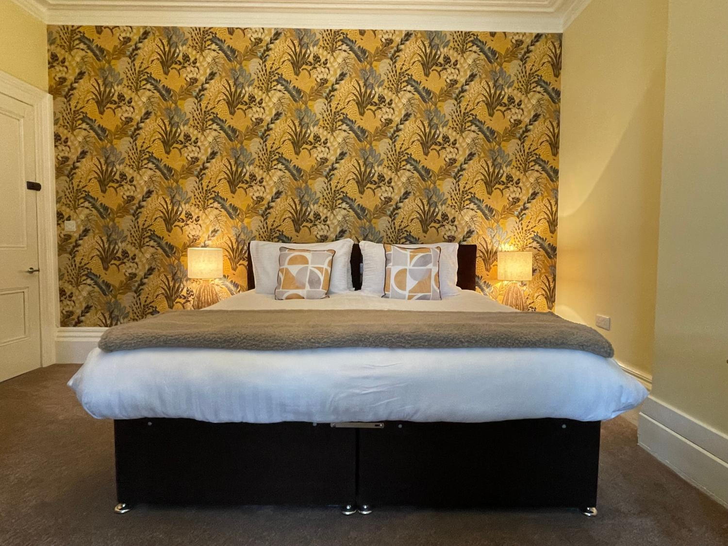 Double or Twin Room - Photo 8