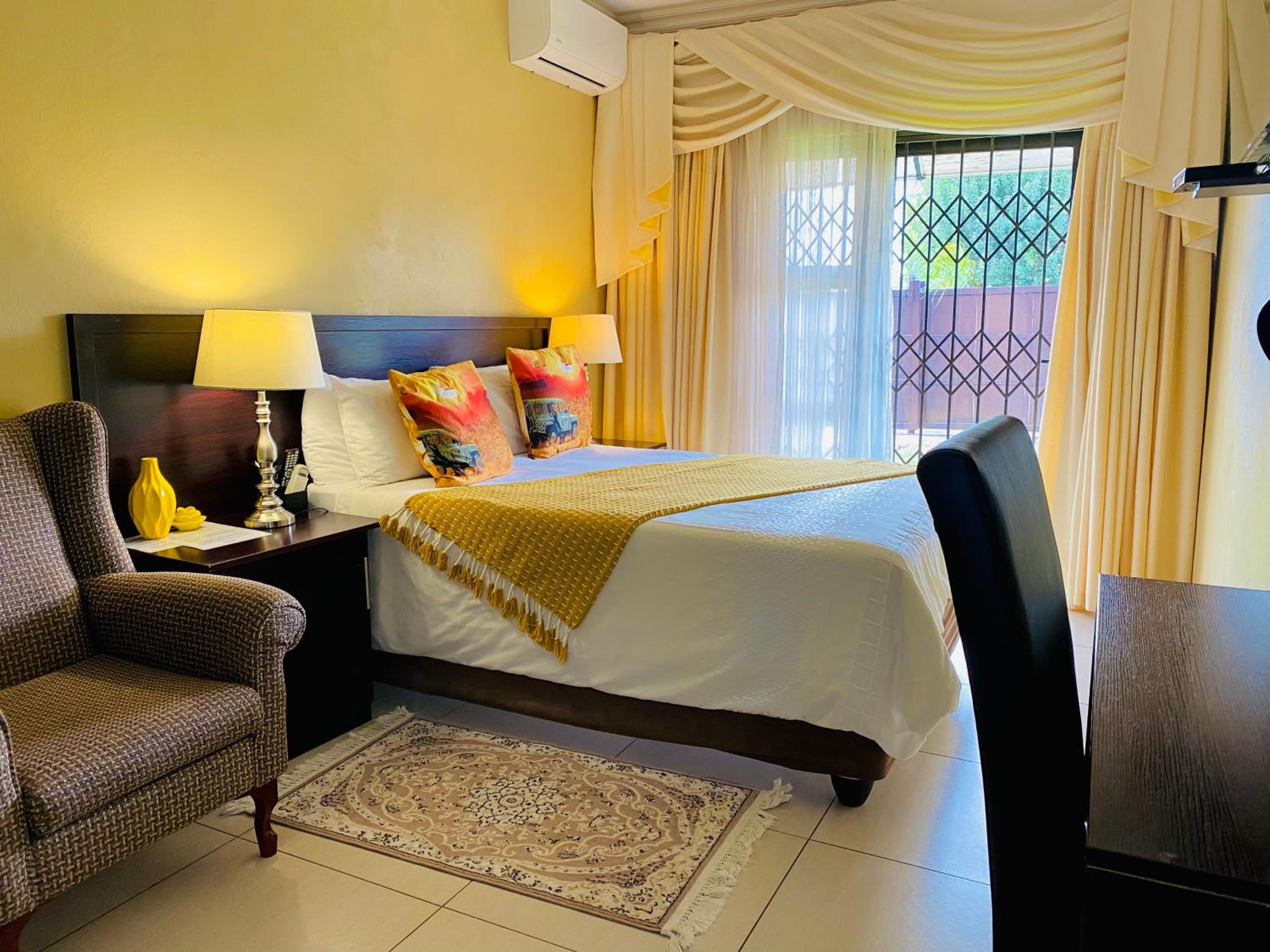 Deluxe Room - Photo 6