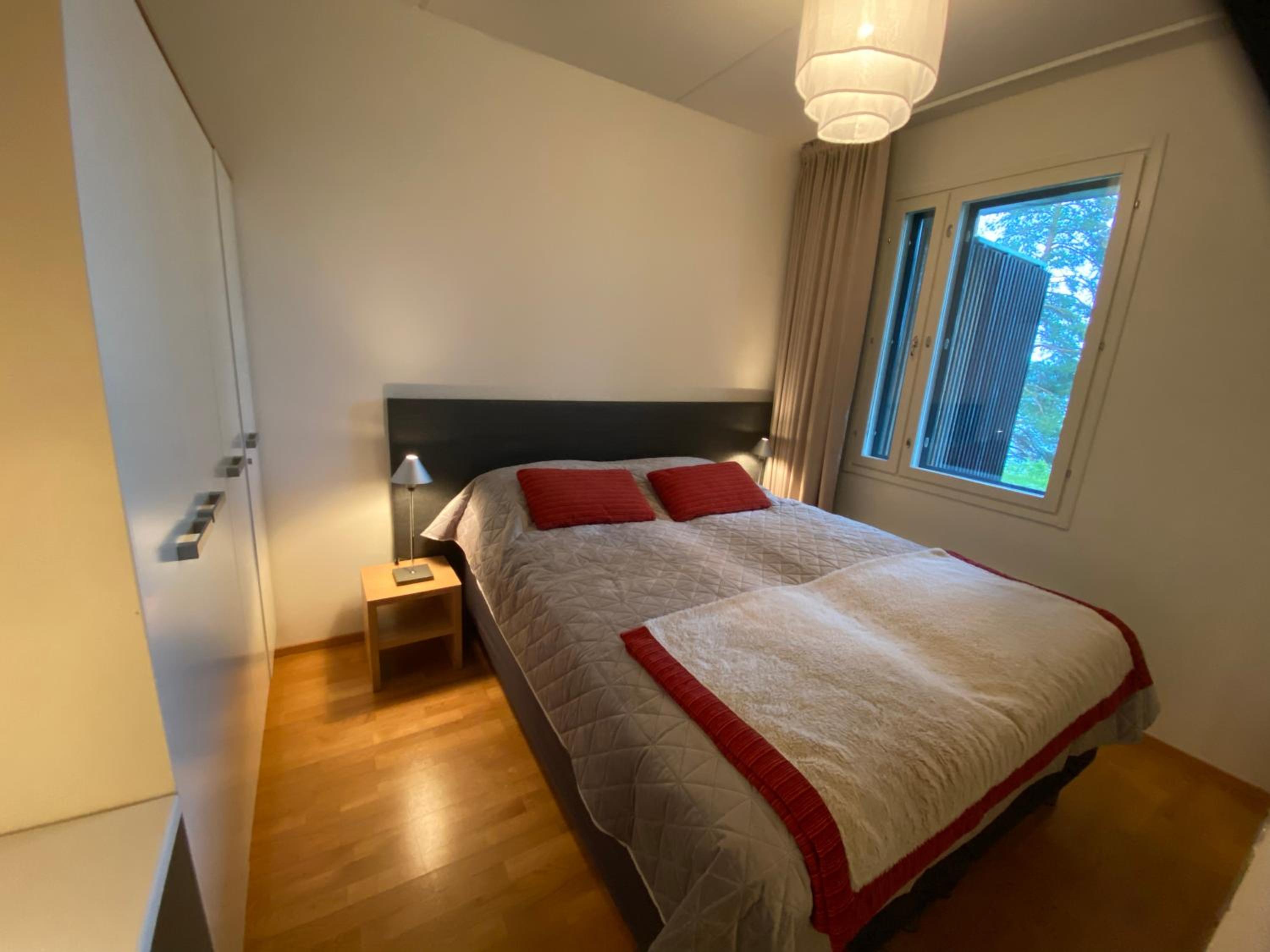 Apartment with Lake View - Photo 8