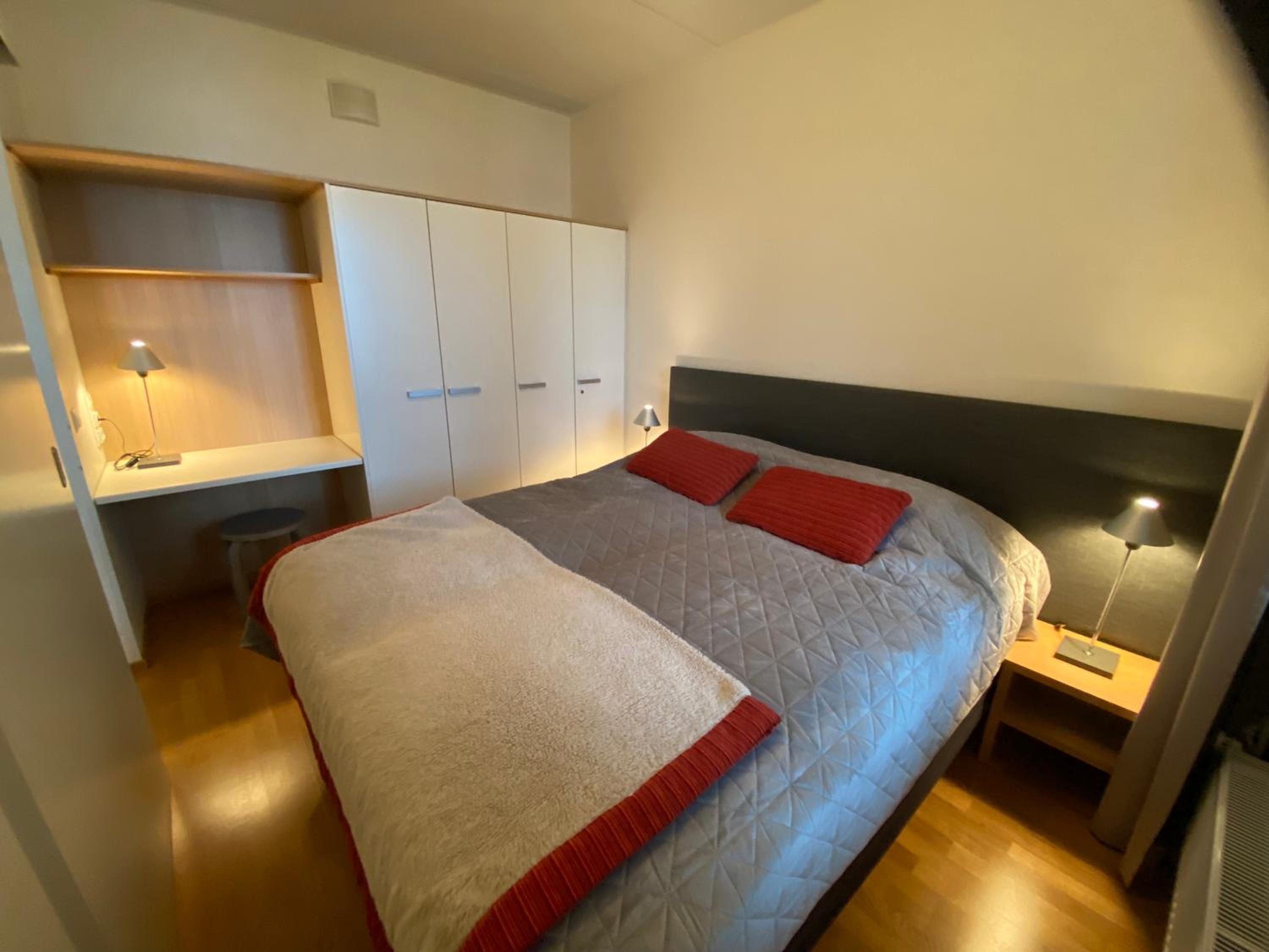 Apartment with Lake View - Photo 11